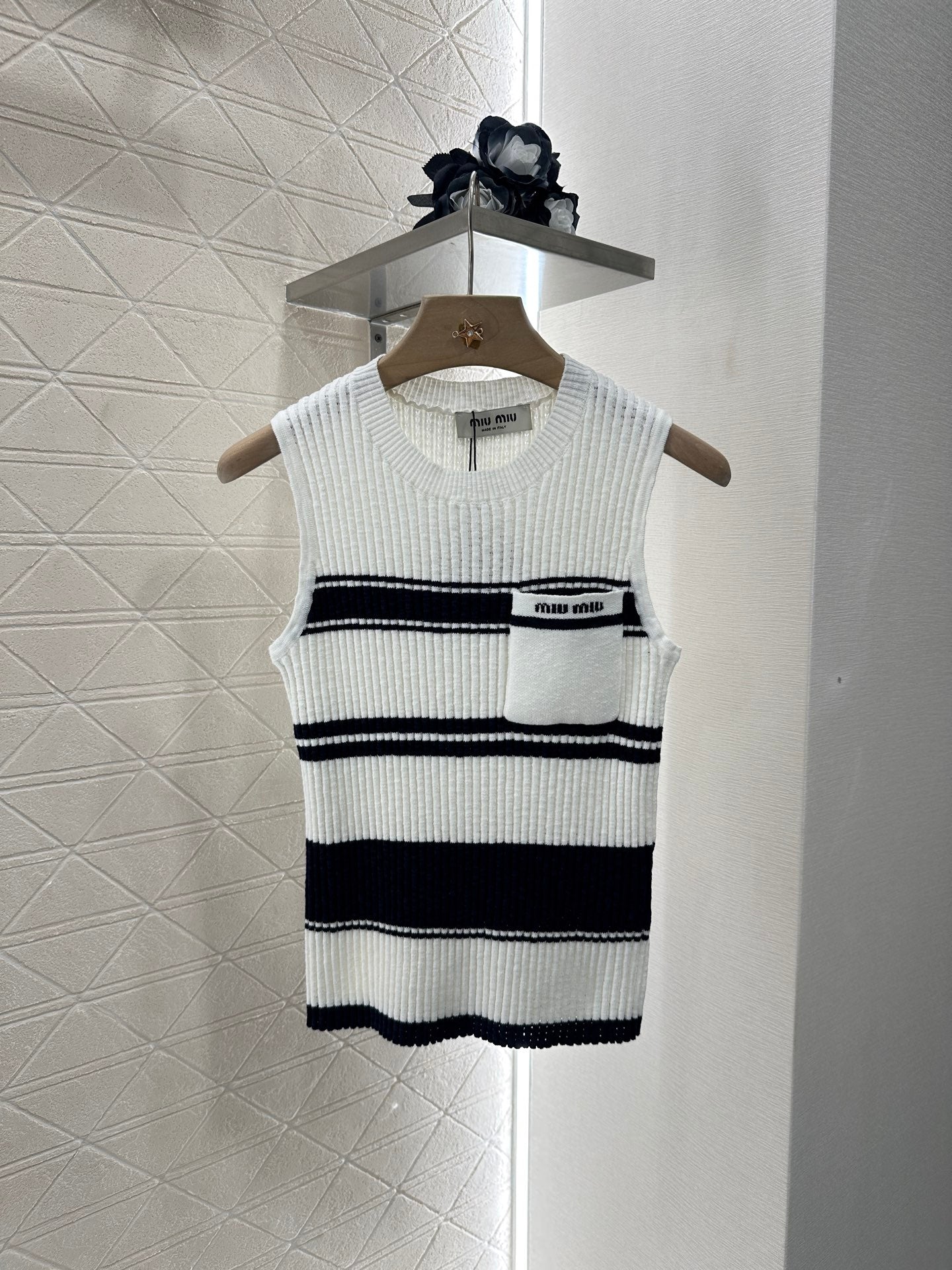 M 2025 new product Striped knitted vest