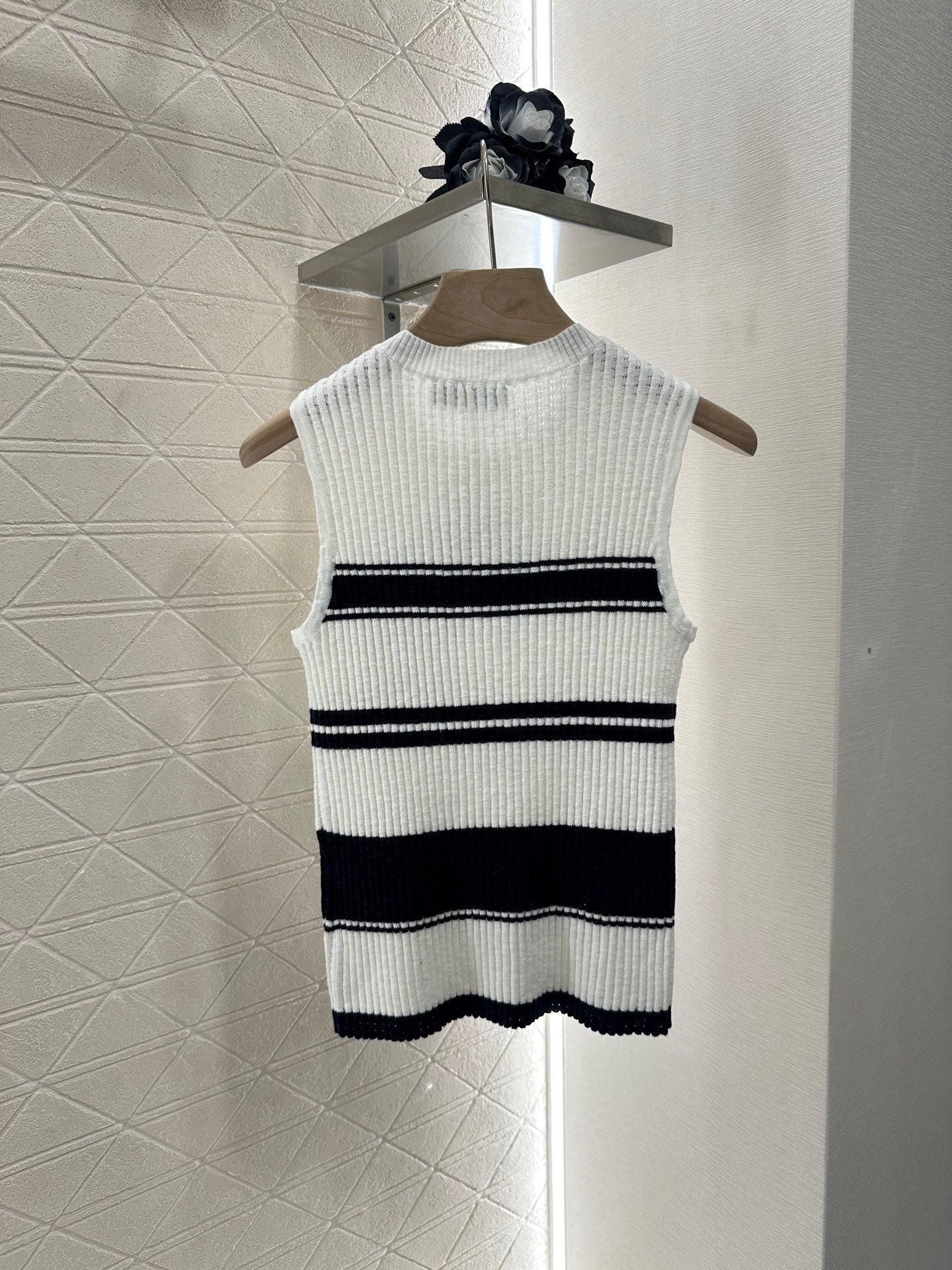 M 2025 new product Striped knitted vest