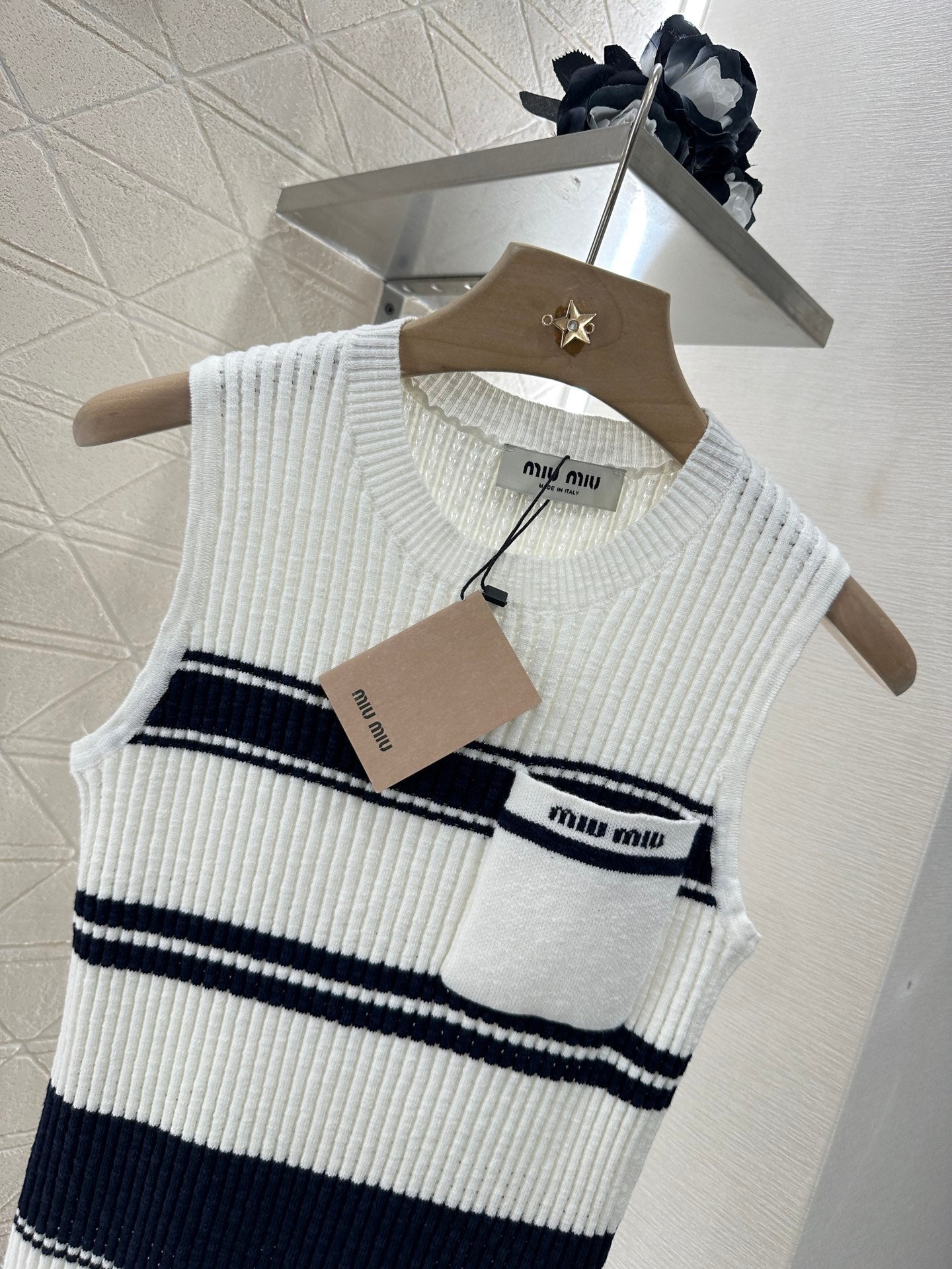 M 2025 new product Striped knitted vest