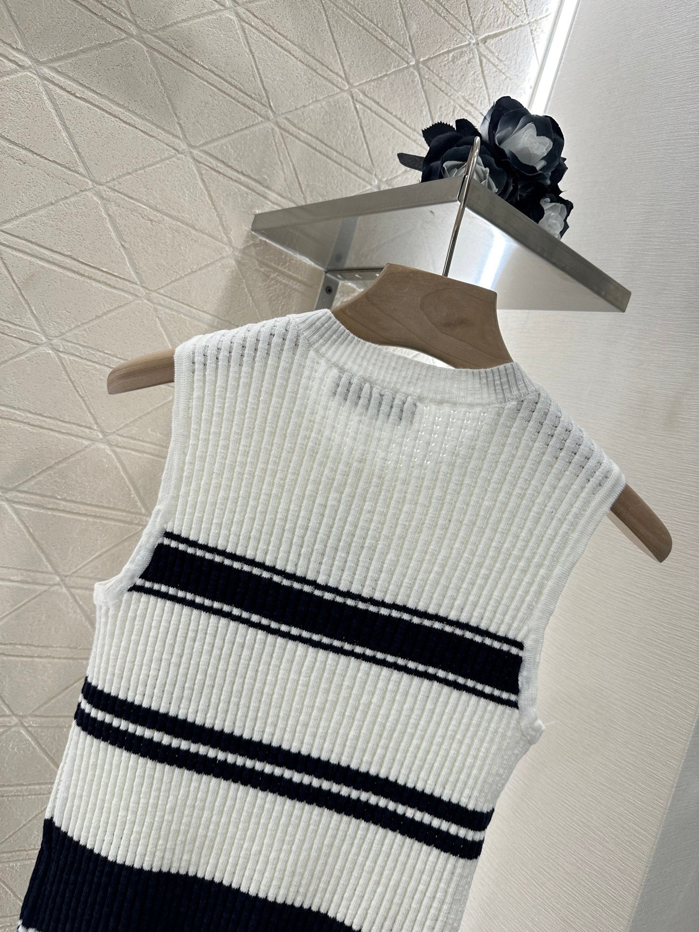 M 2025 new product Striped knitted vest