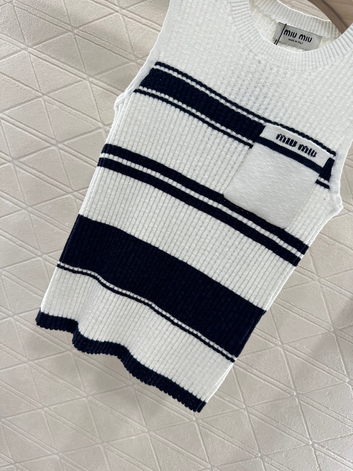 M 2025 new product Striped knitted vest
