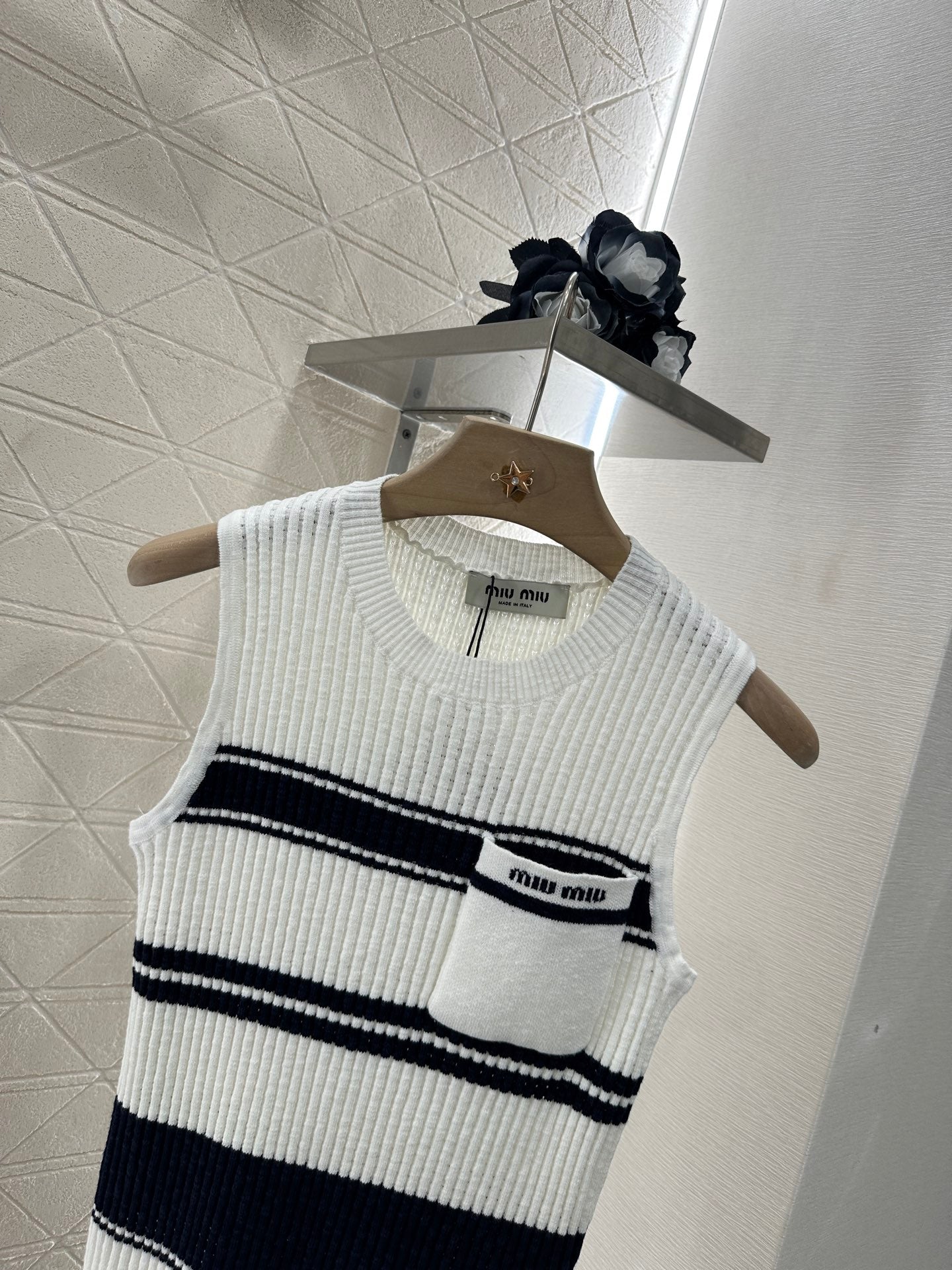 M 2025 new product Striped knitted vest