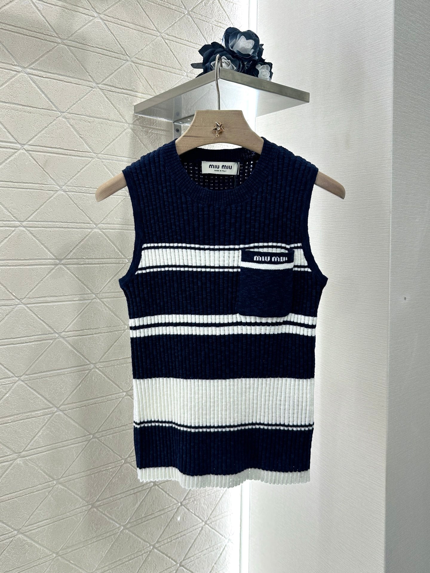 M 2025 new product Striped knitted vest