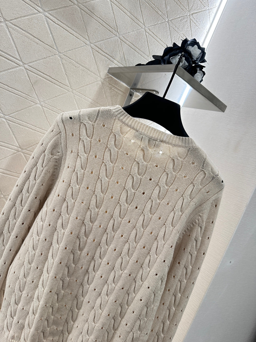 V 2025 new products Sweaters