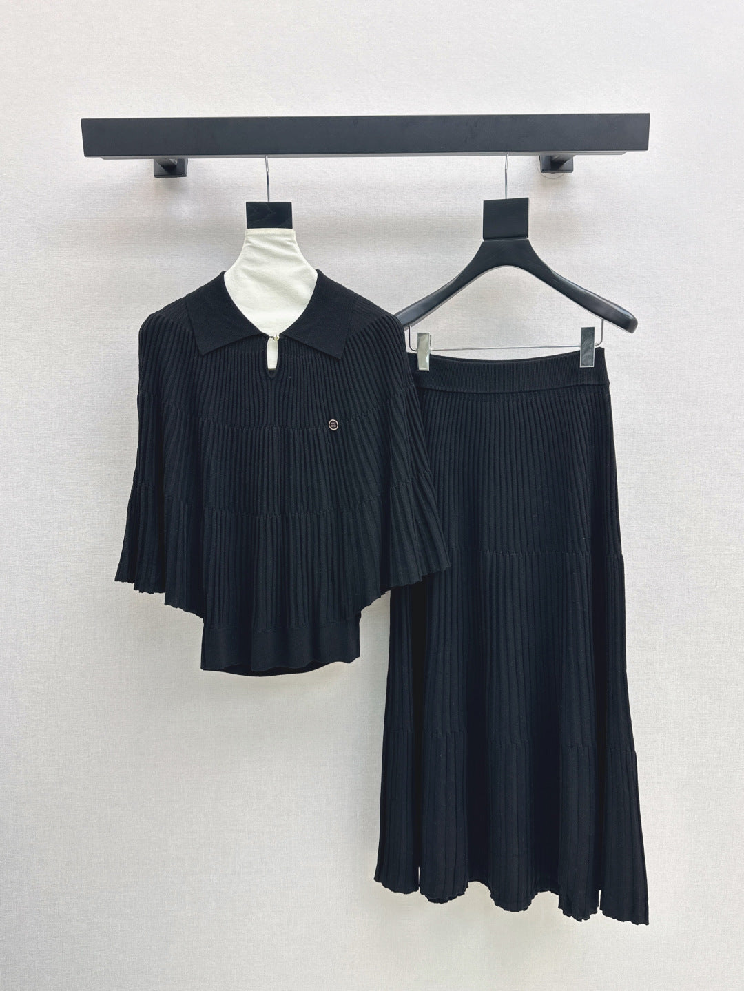 M 25fw knitted suit