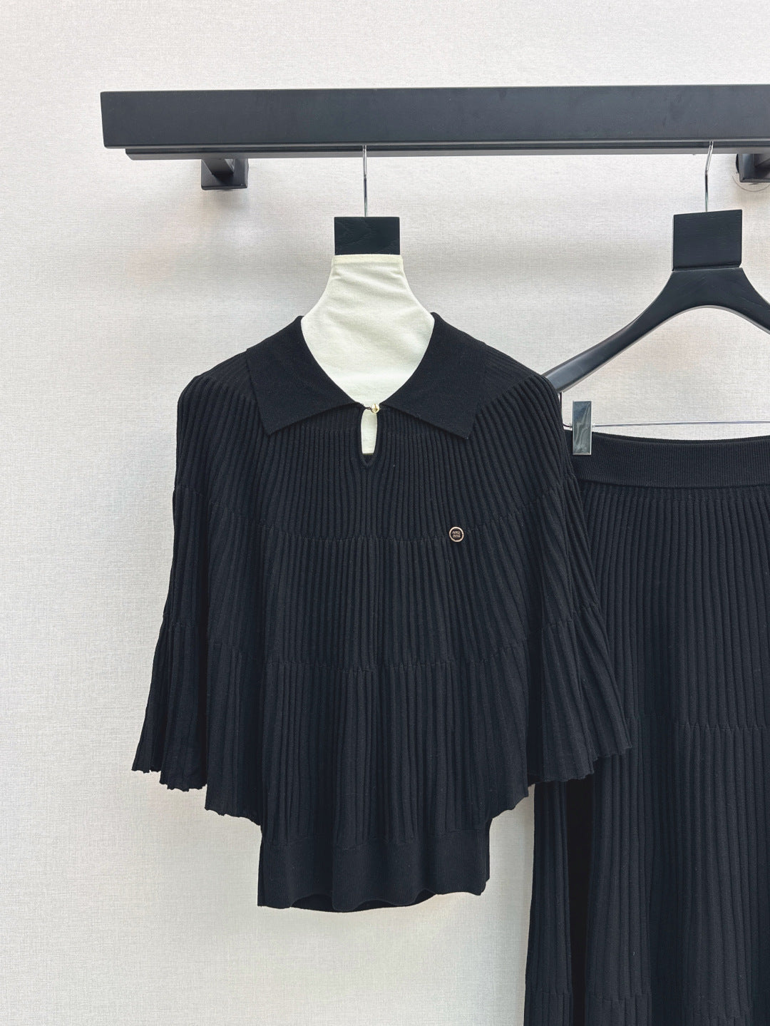 M 25fw knitted suit