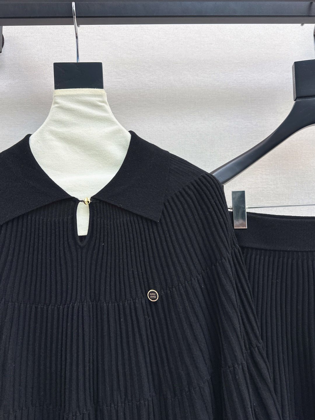 M 25fw knitted suit