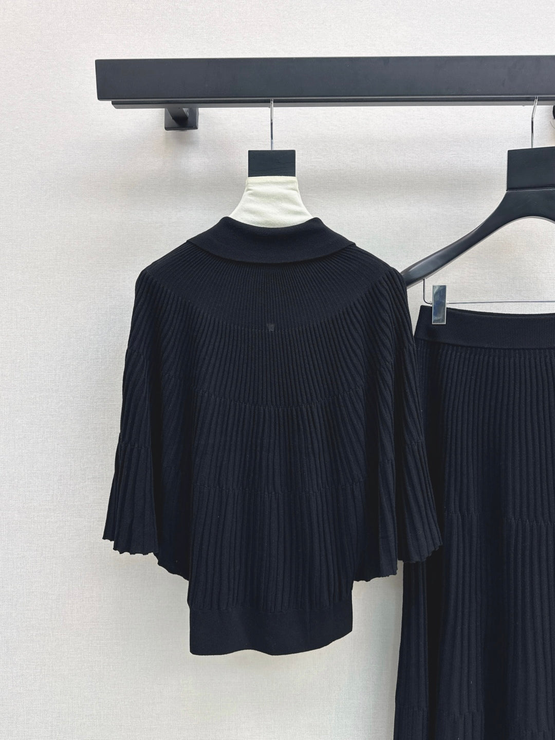 M 25fw knitted suit