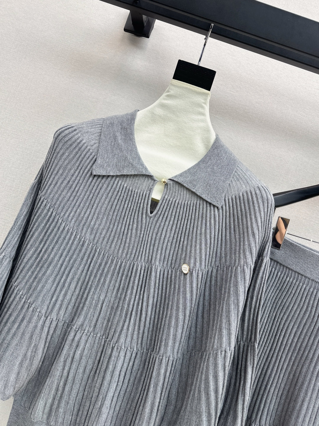 M 25fw knitted suit
