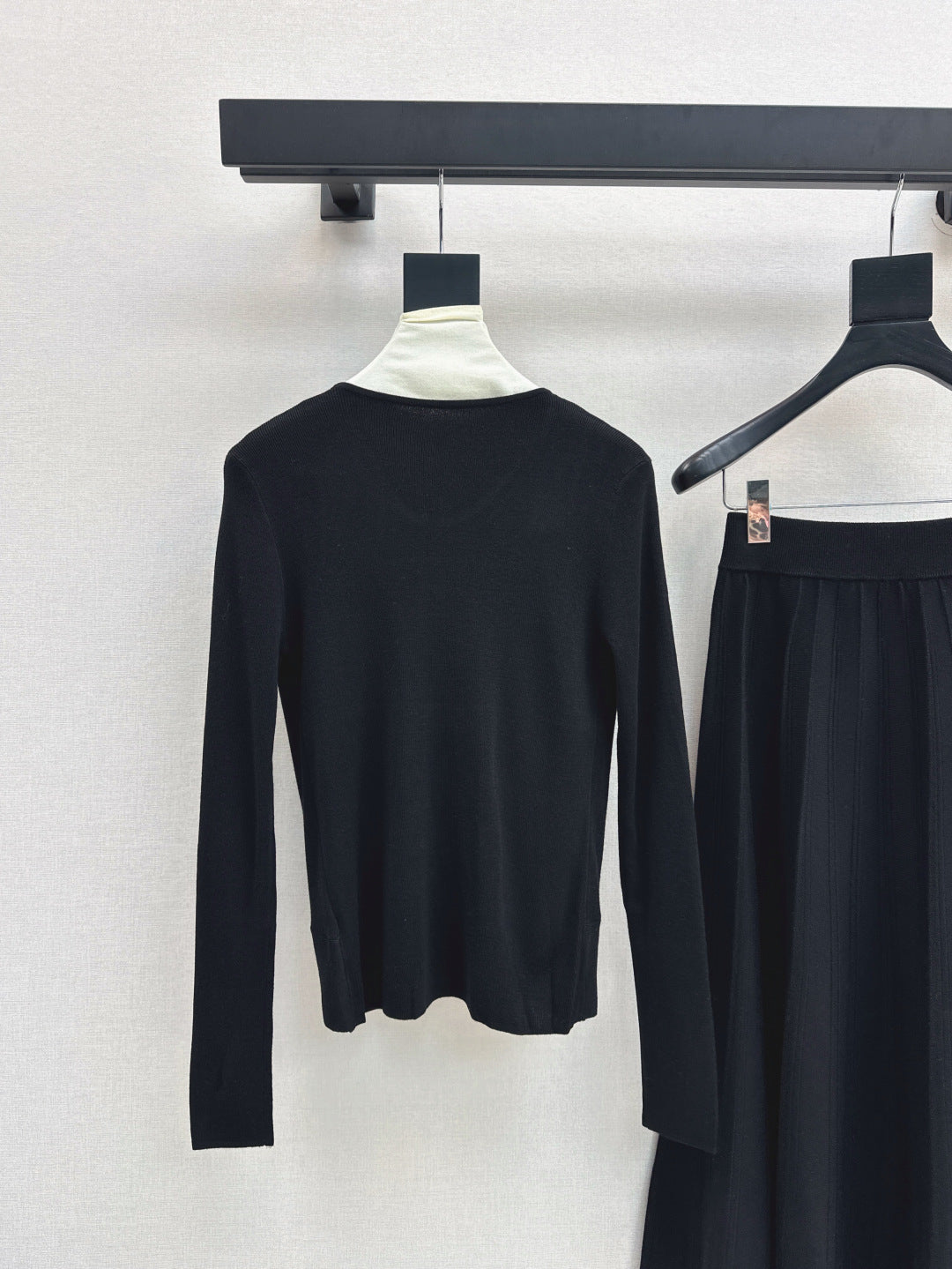 C 25fw knitted suit