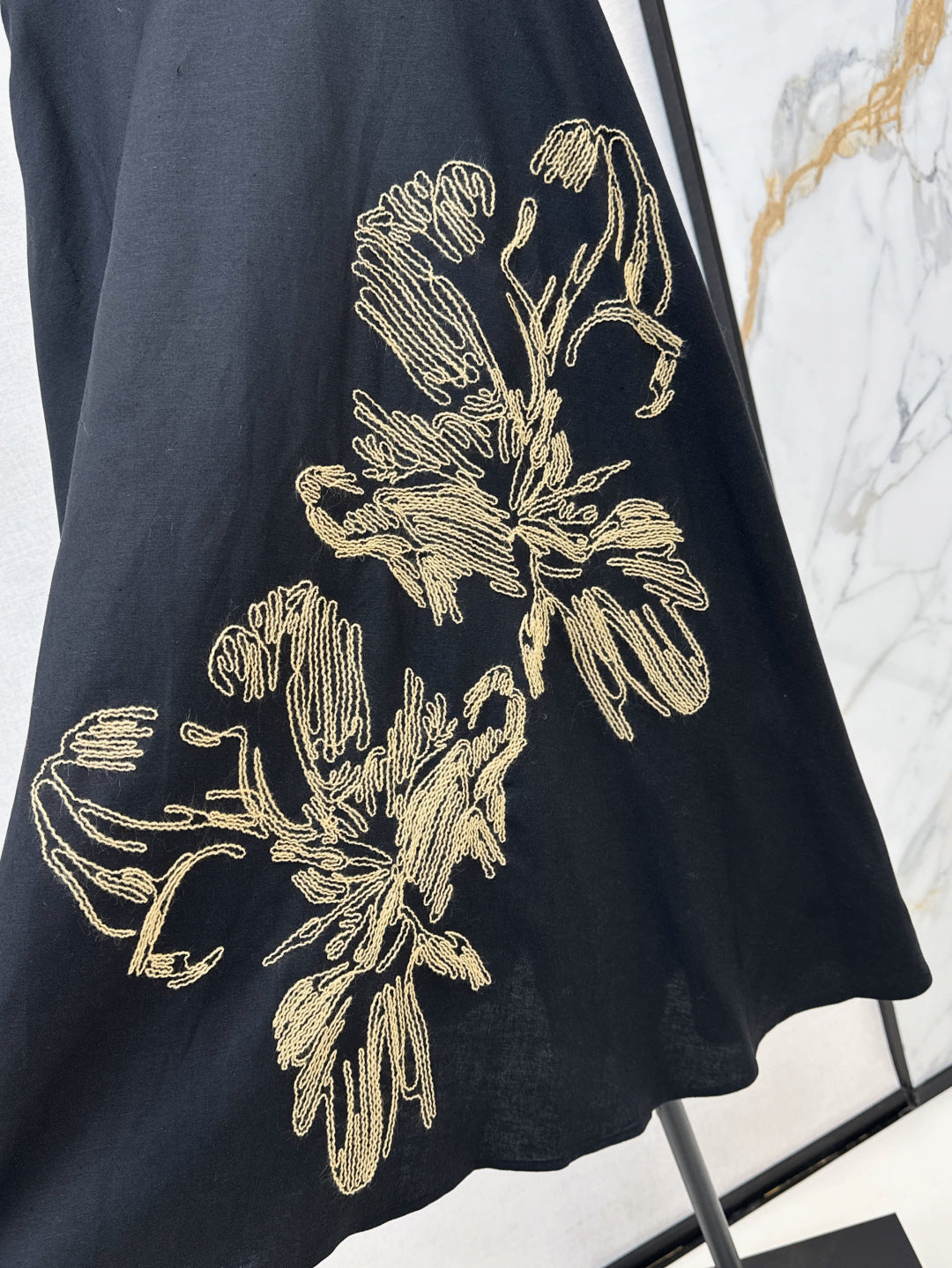 D 25ss embroidered skirt