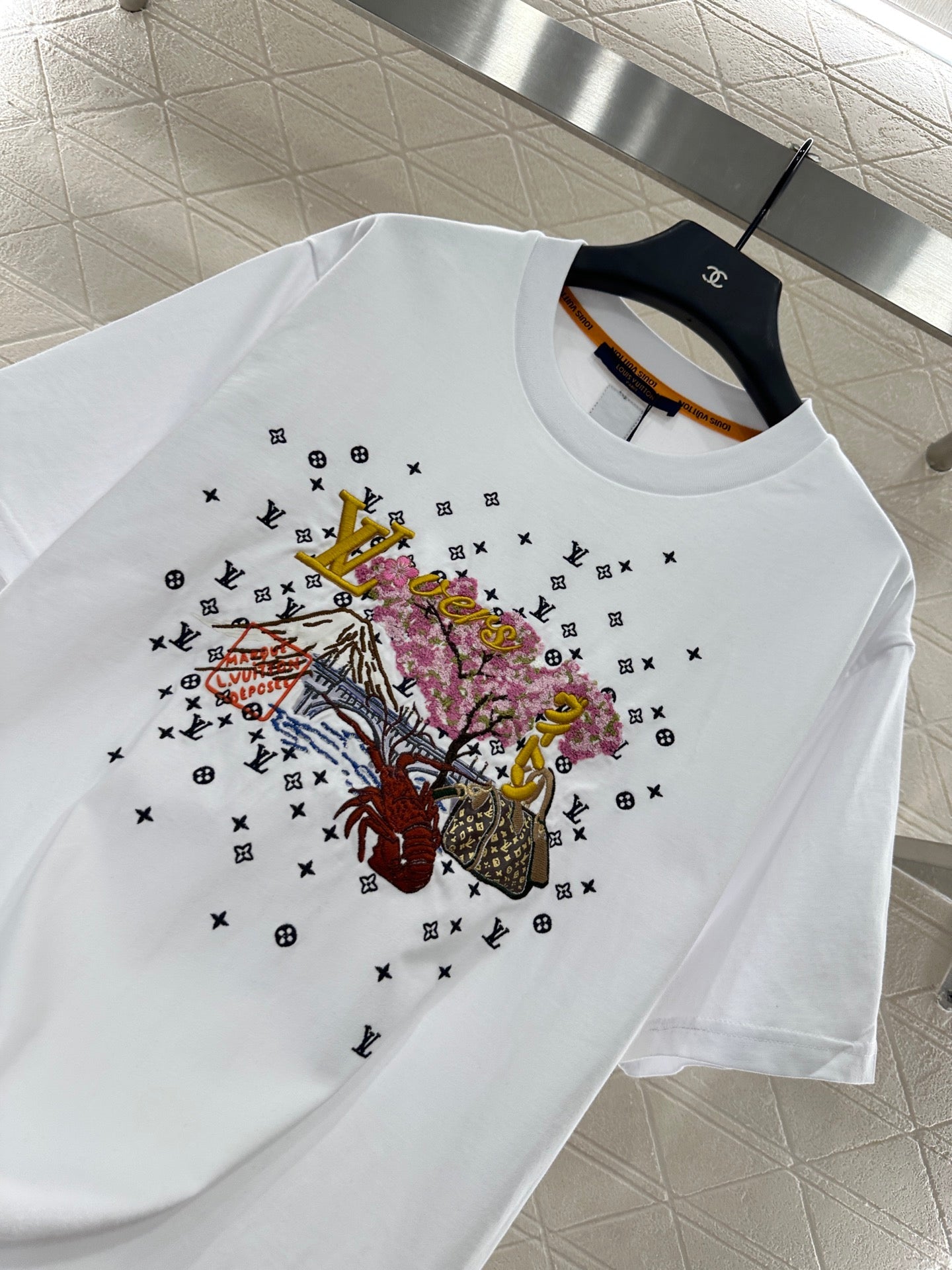 L 2025 New Arrivals Round-Neck Embroidered Short Sleeves