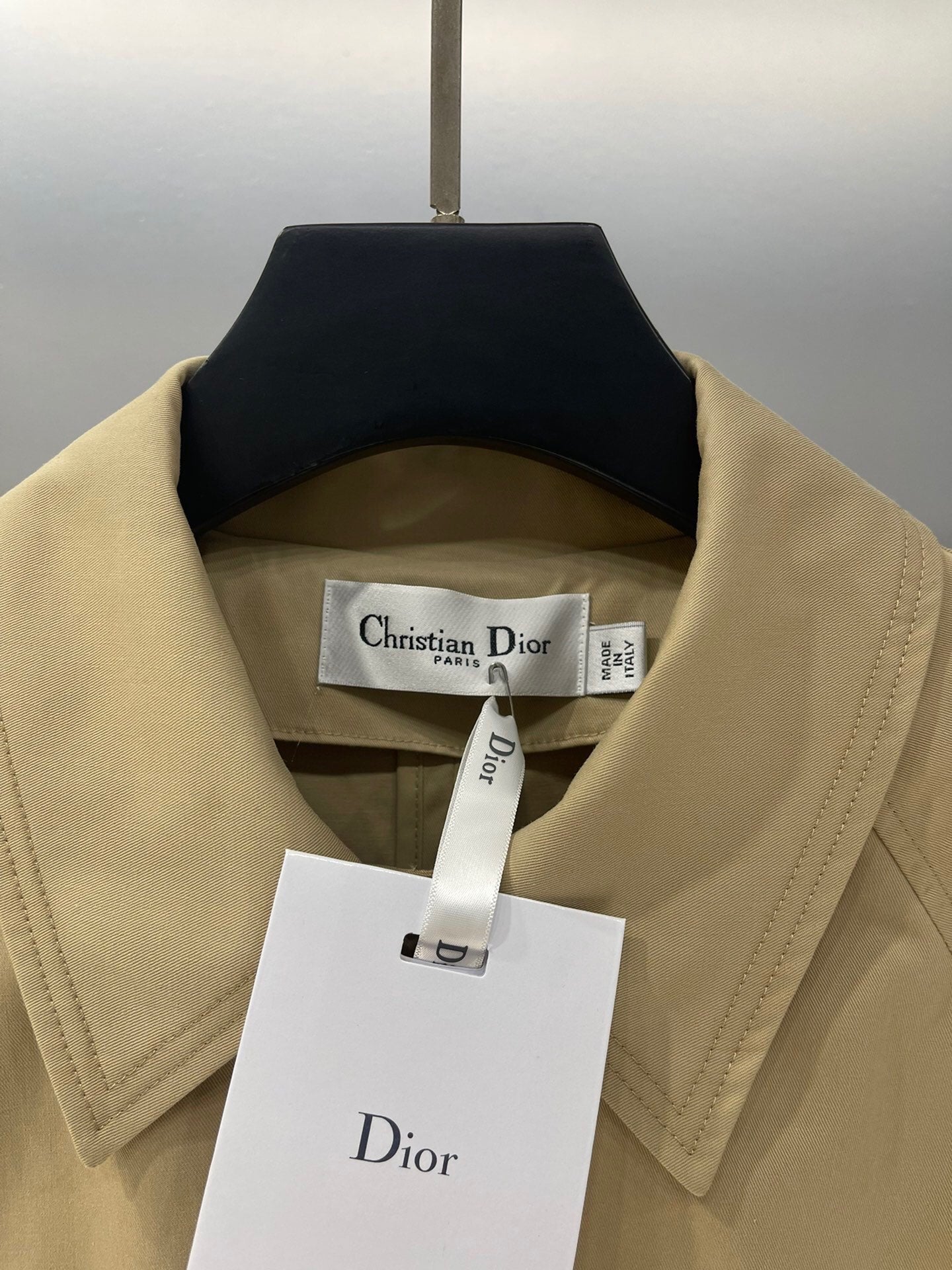 D 24fw trench coat