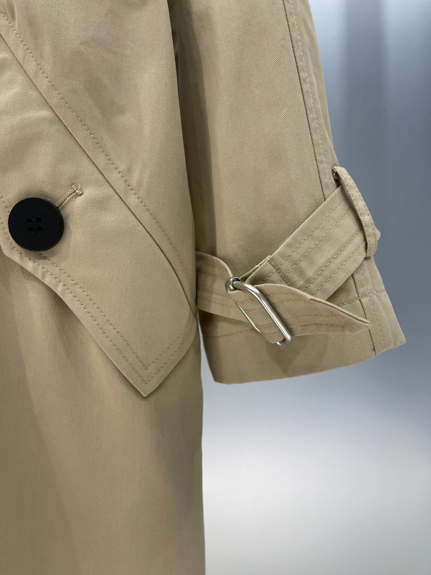 D 24fw trench coat
