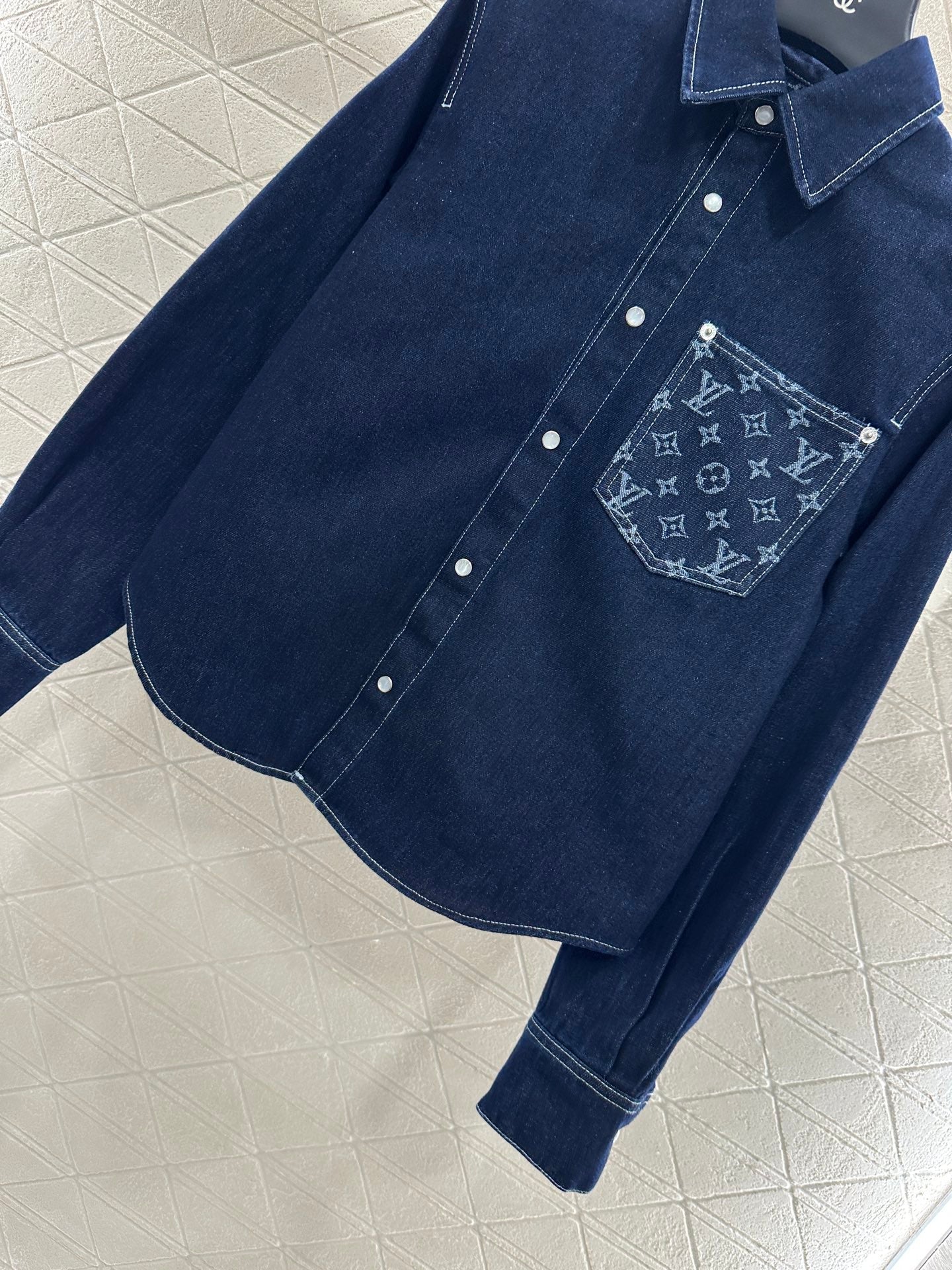 L 2025 New Arrivals Shirt and Pants Set