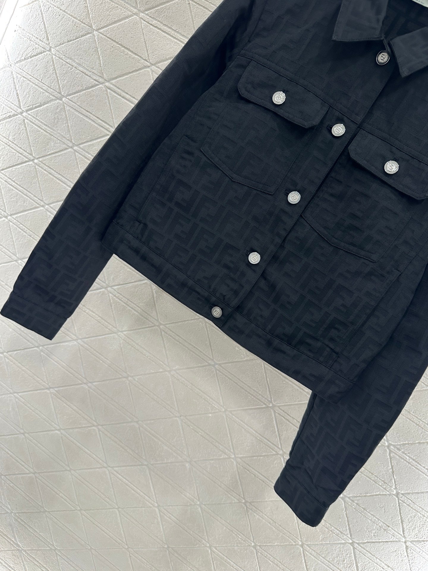 F 2025 New Arrivals Jacket, Coat, and Shorts Set