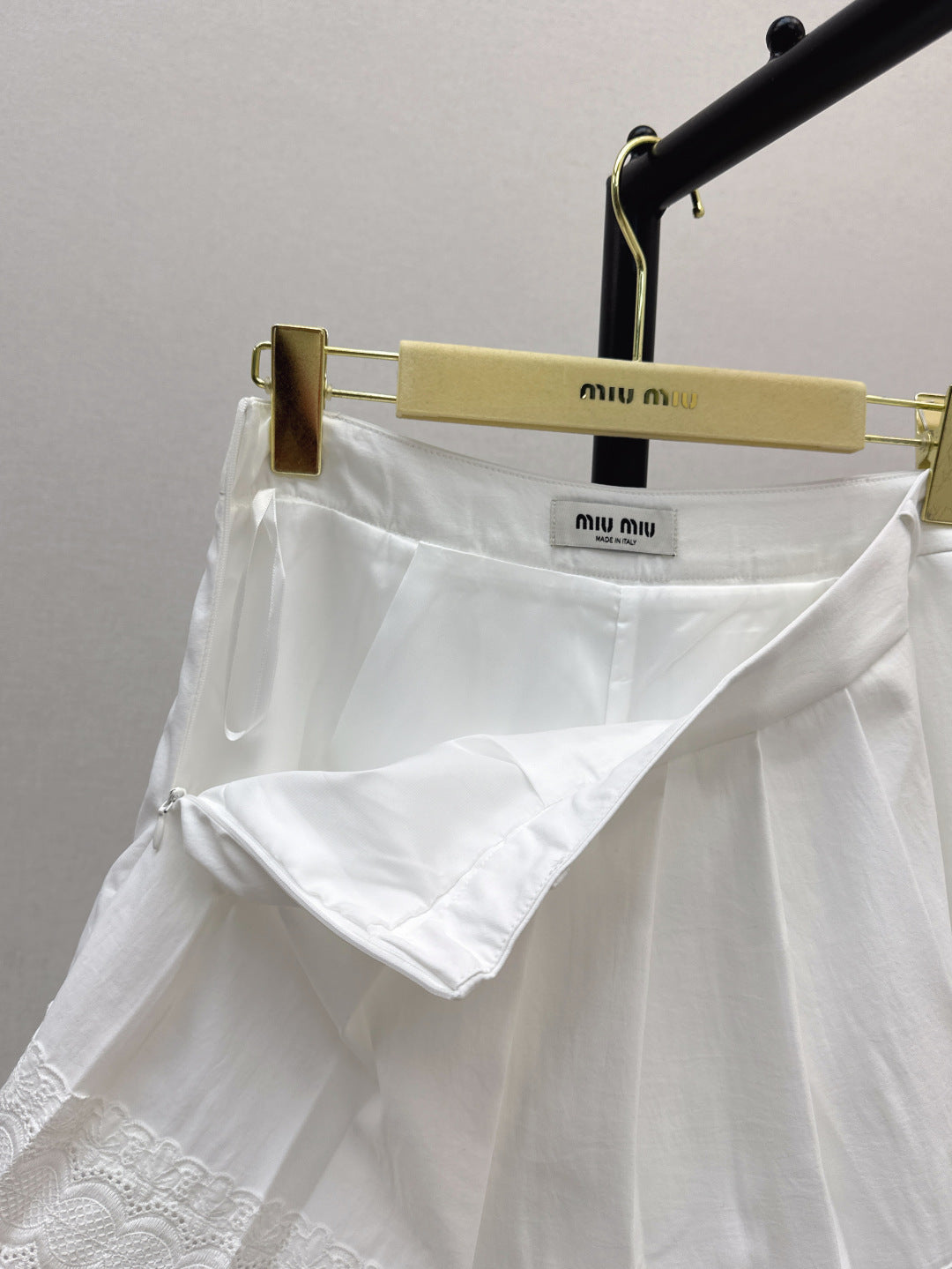 M 25fw pleated skirt