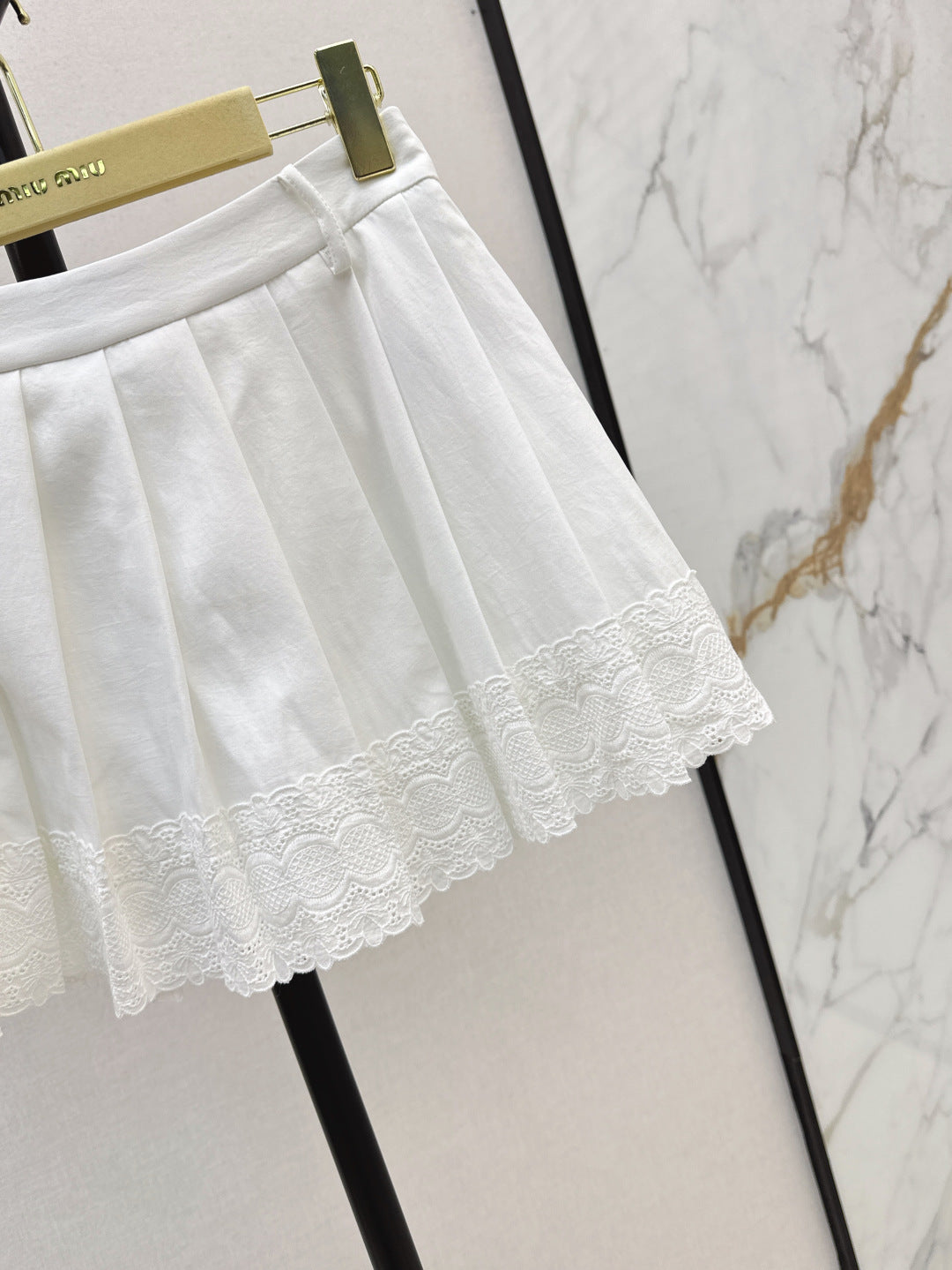 M 25fw pleated skirt