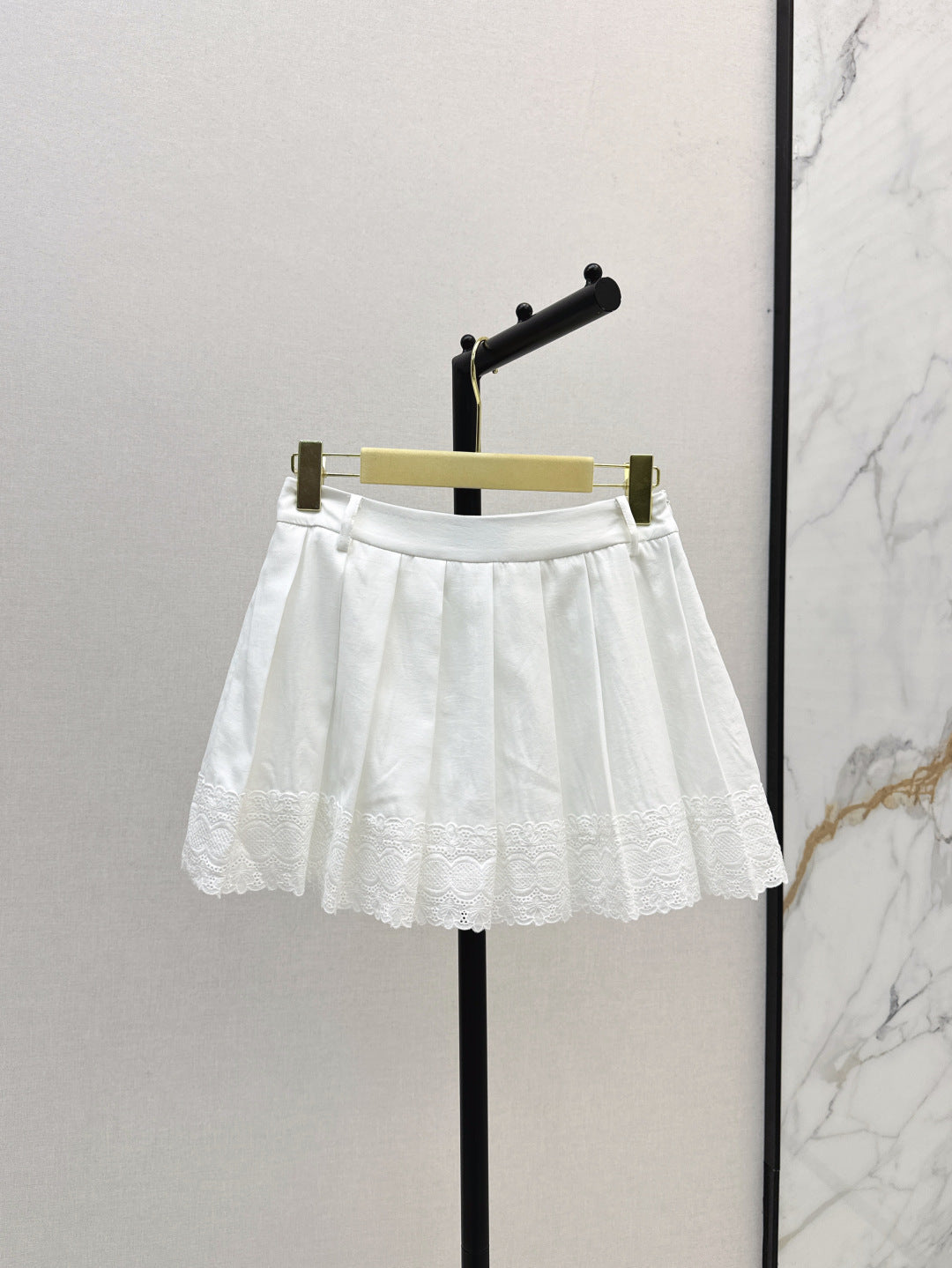 M 25fw pleated skirt