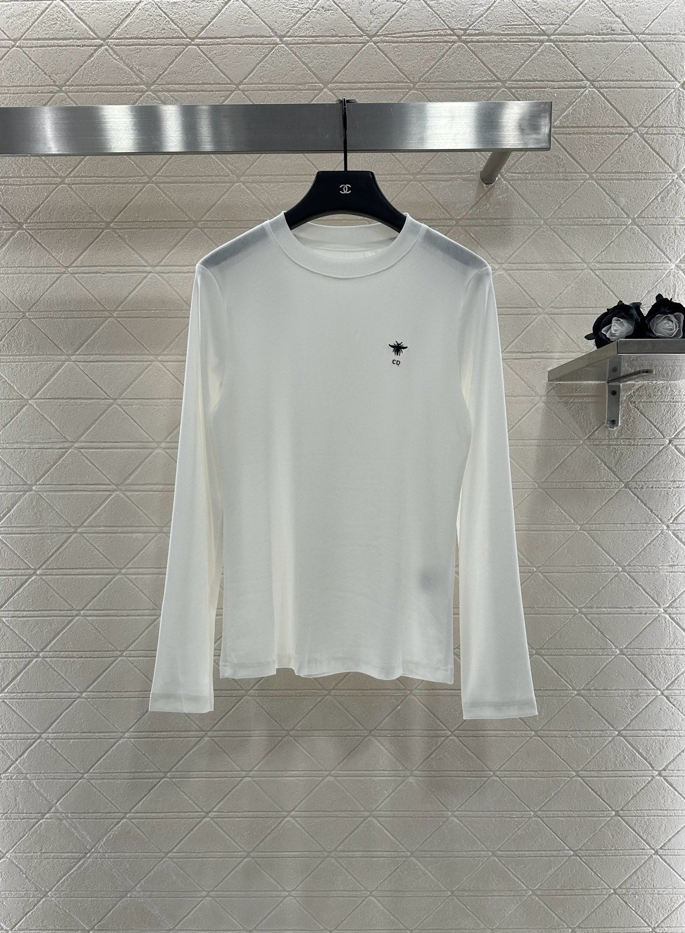 D 25 LOGO embroidered bottoming shirt