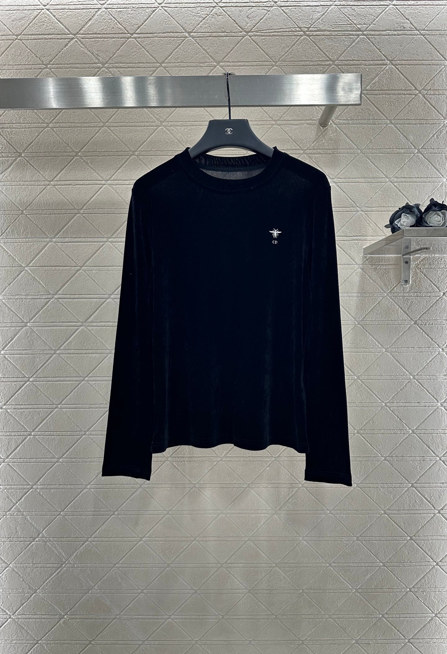 D 25 LOGO embroidered bottoming shirt