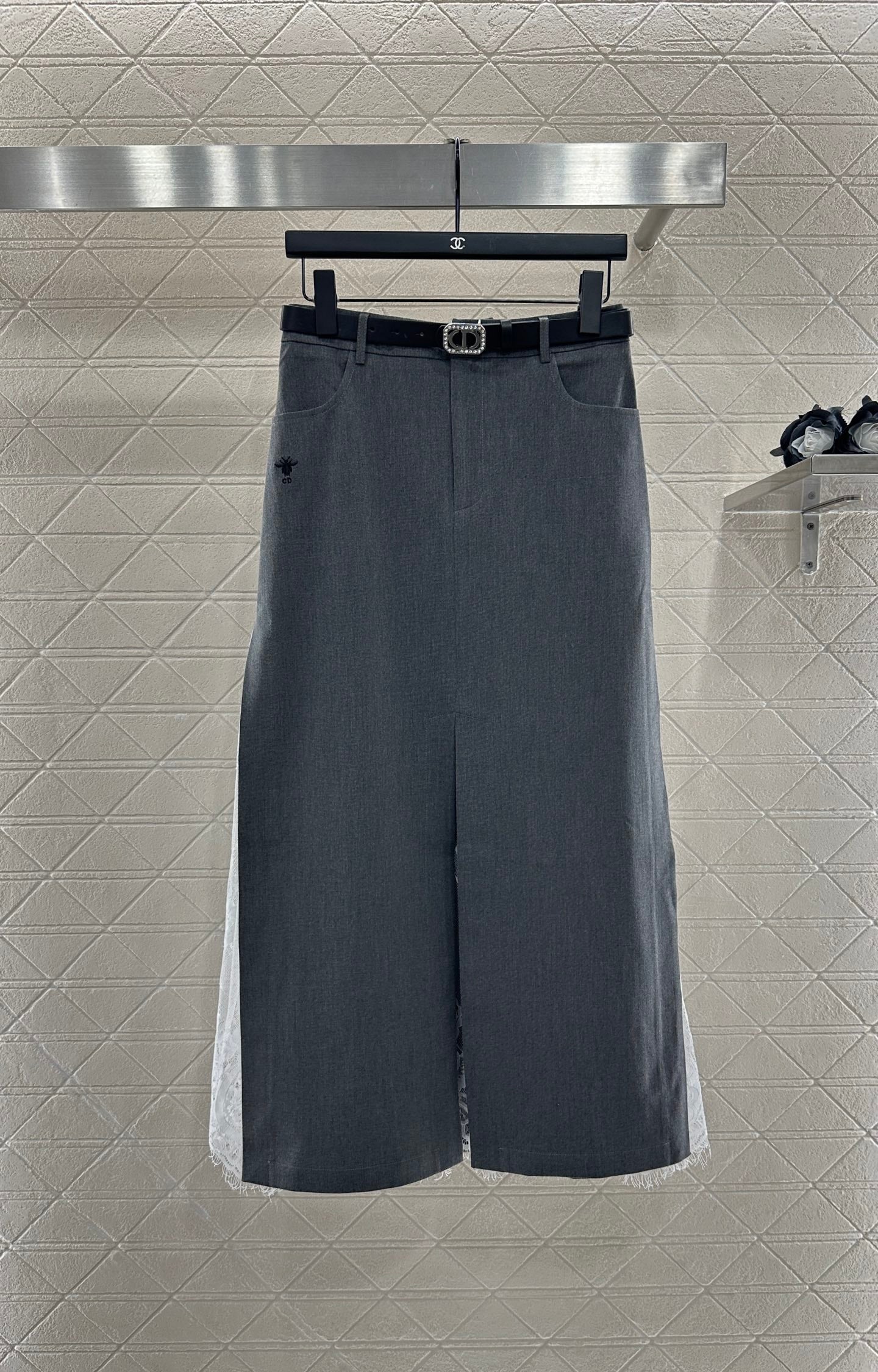 D 25 High-waisted lace paneled skirt