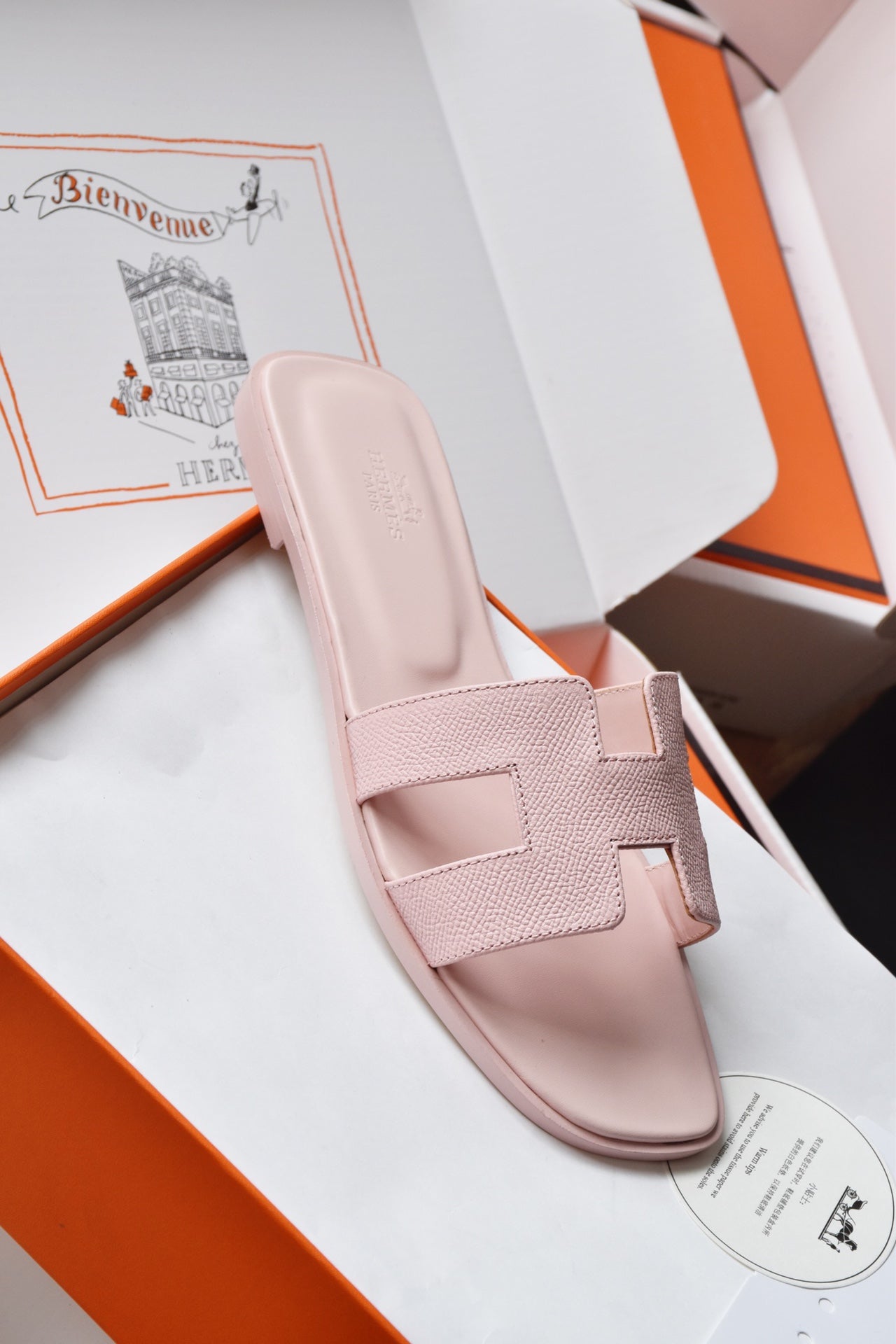 He 25 Cowhide flat sandals