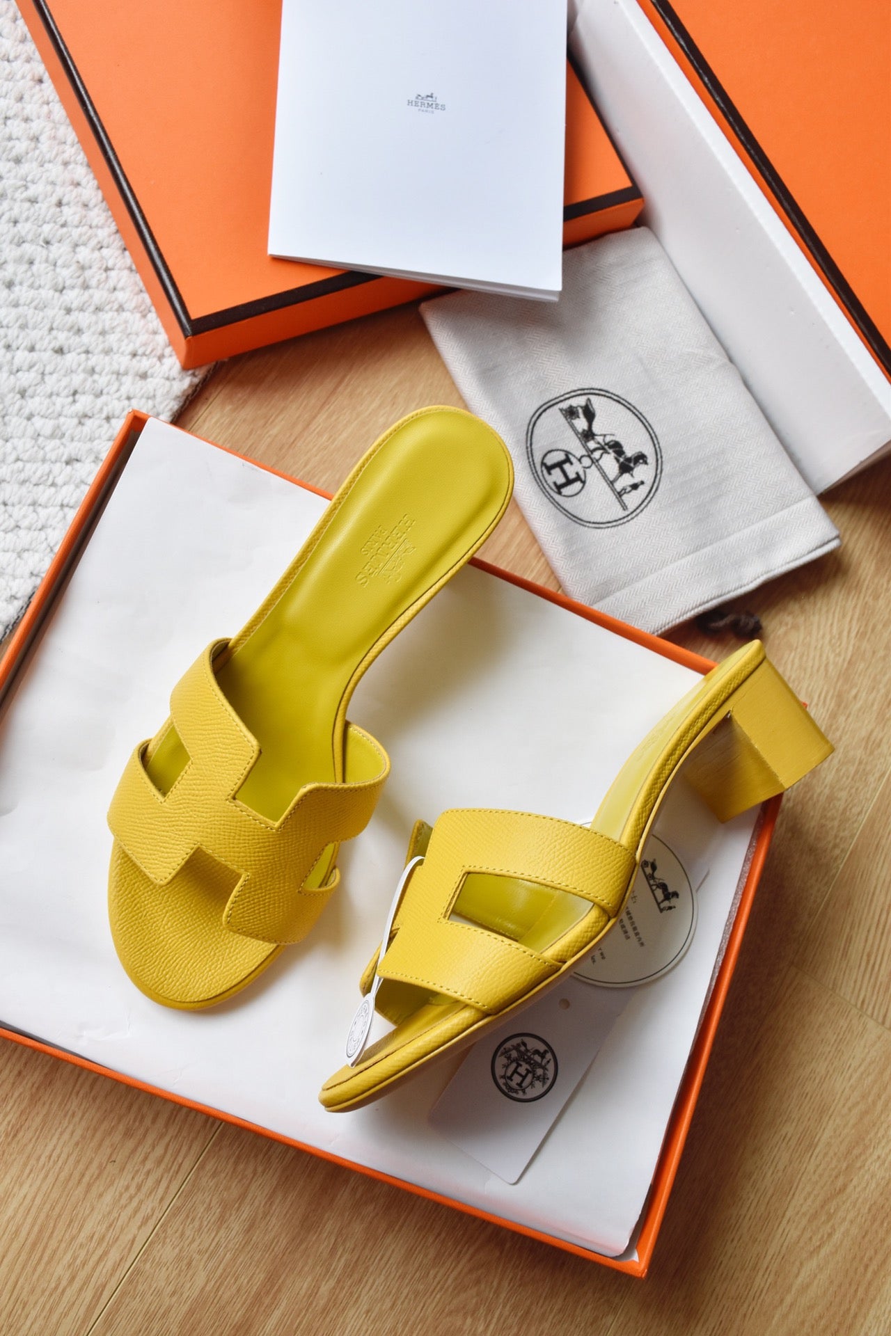 He 25 High-heeled leather sandals (4.5cm)