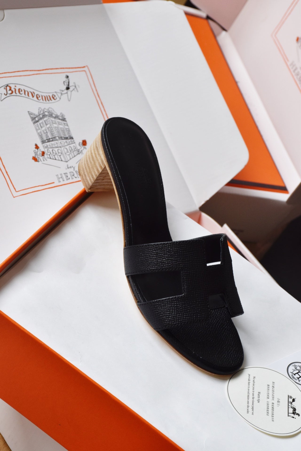 He 25 High-heeled leather sandals (4.5cm)