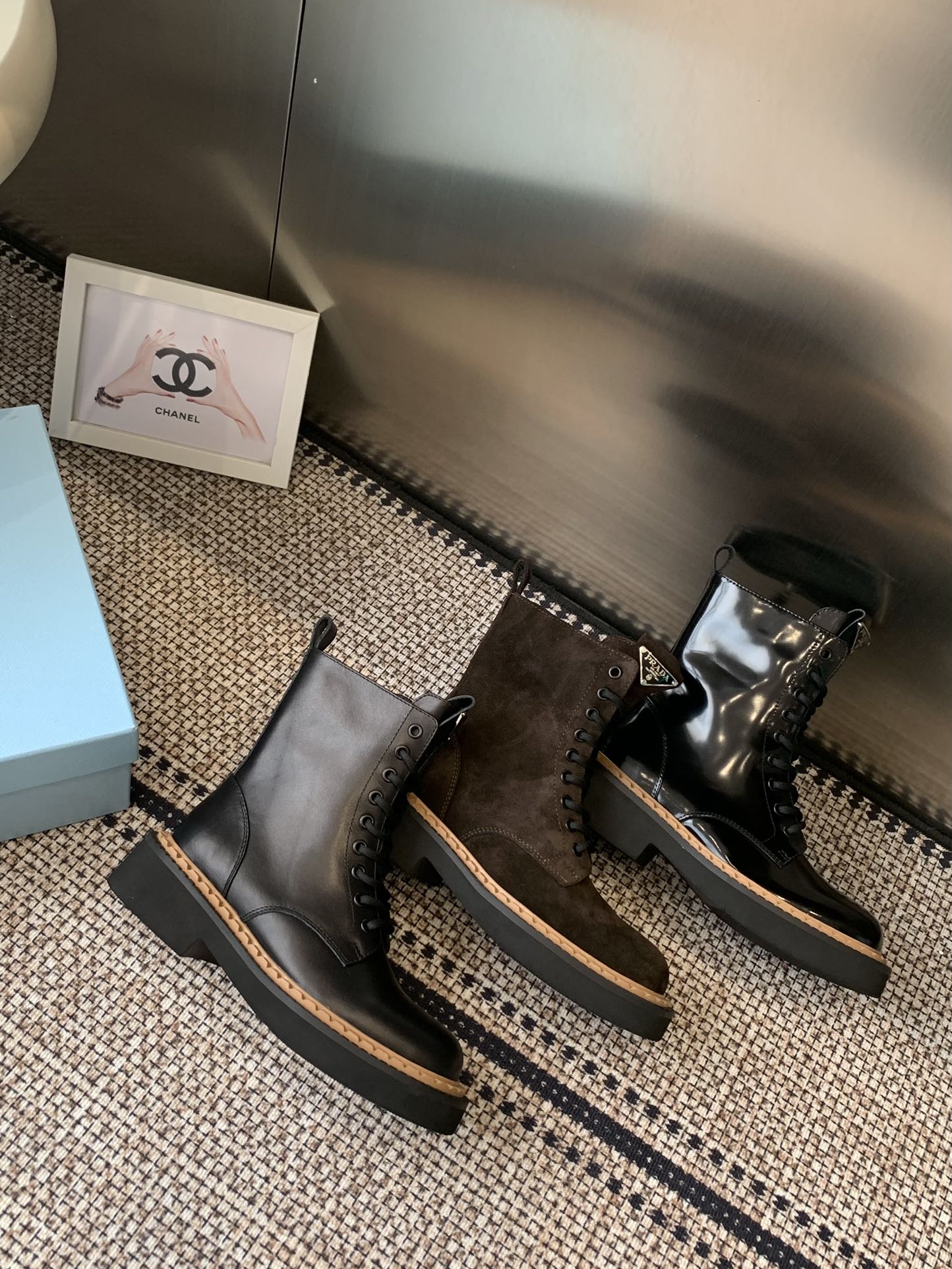 Pra 25fw Classic triangle-shaped ankle boots