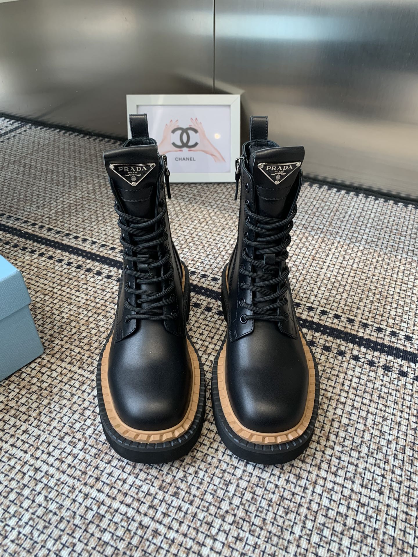 Pra 25fw Classic triangle-shaped ankle boots