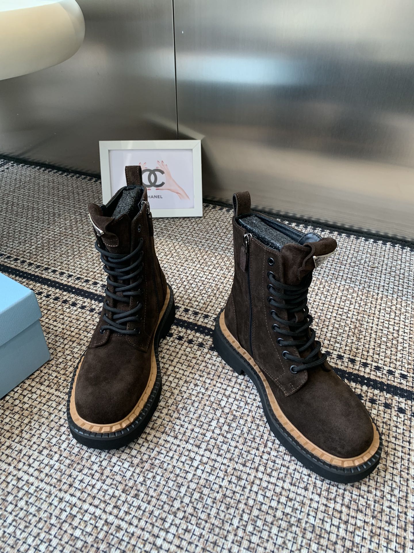 Pra 25fw Classic triangle-shaped ankle boots