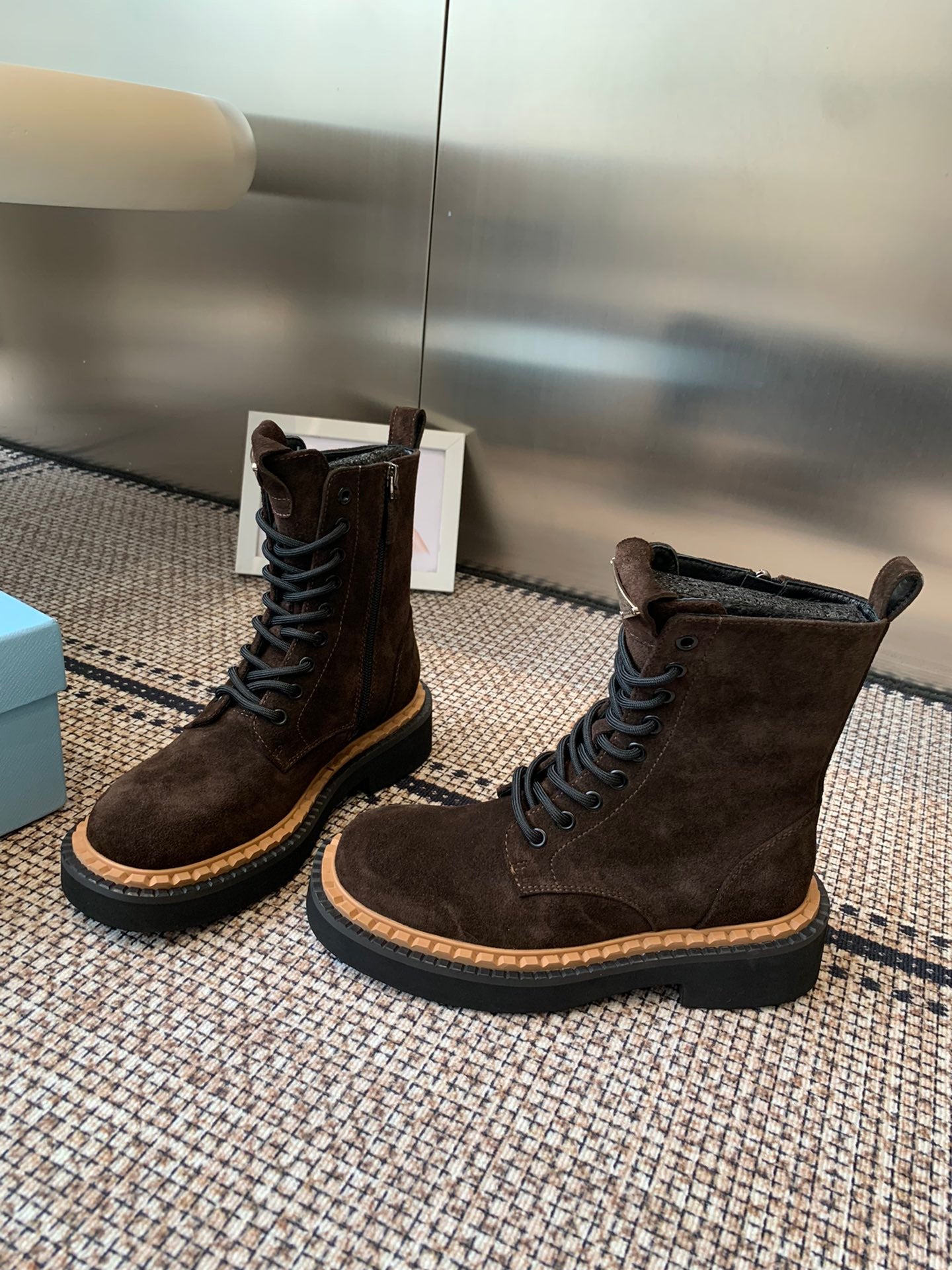 Pra 25fw Classic triangle-shaped ankle boots