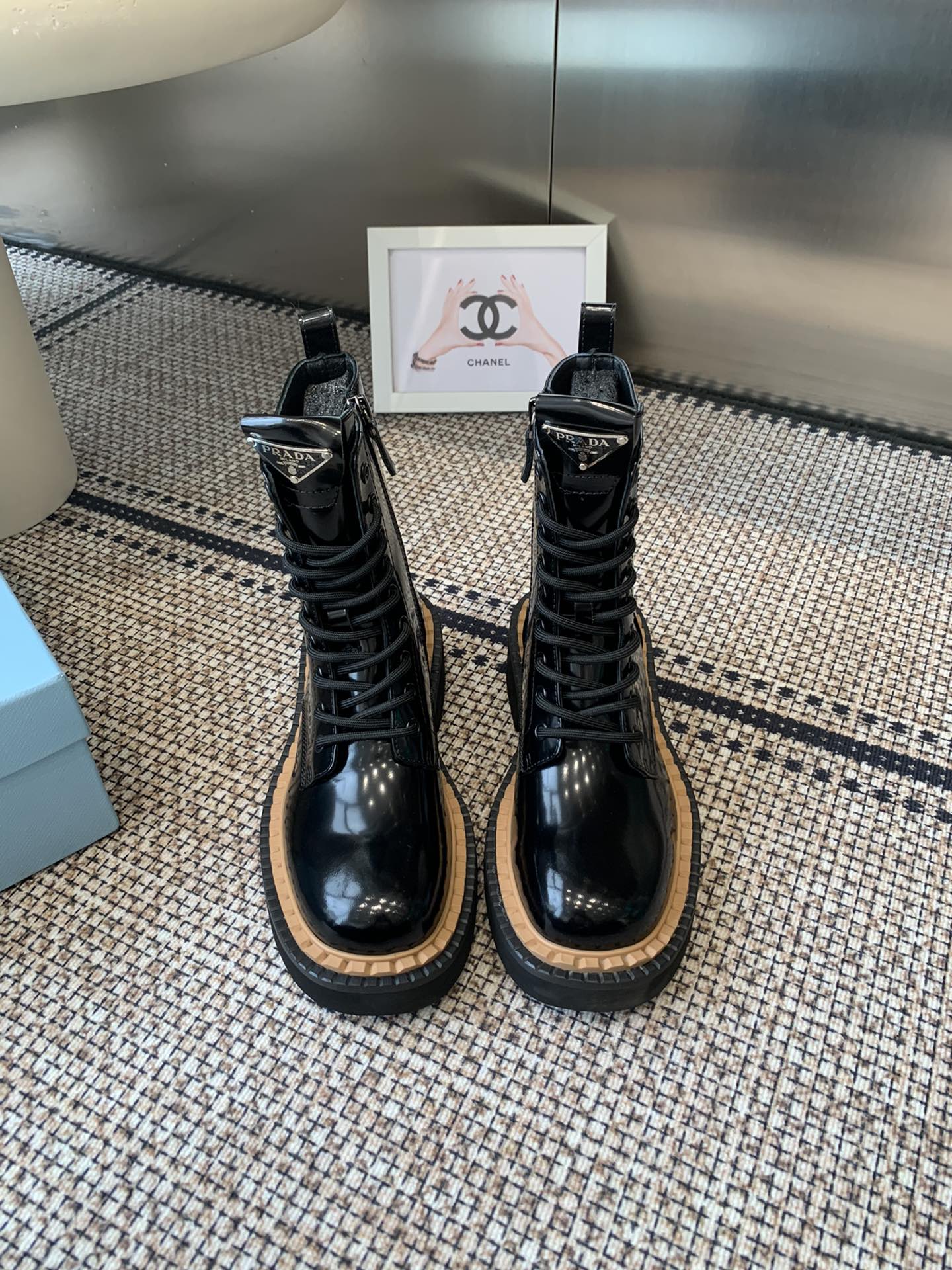 Pra 25fw Classic triangle-shaped ankle boots