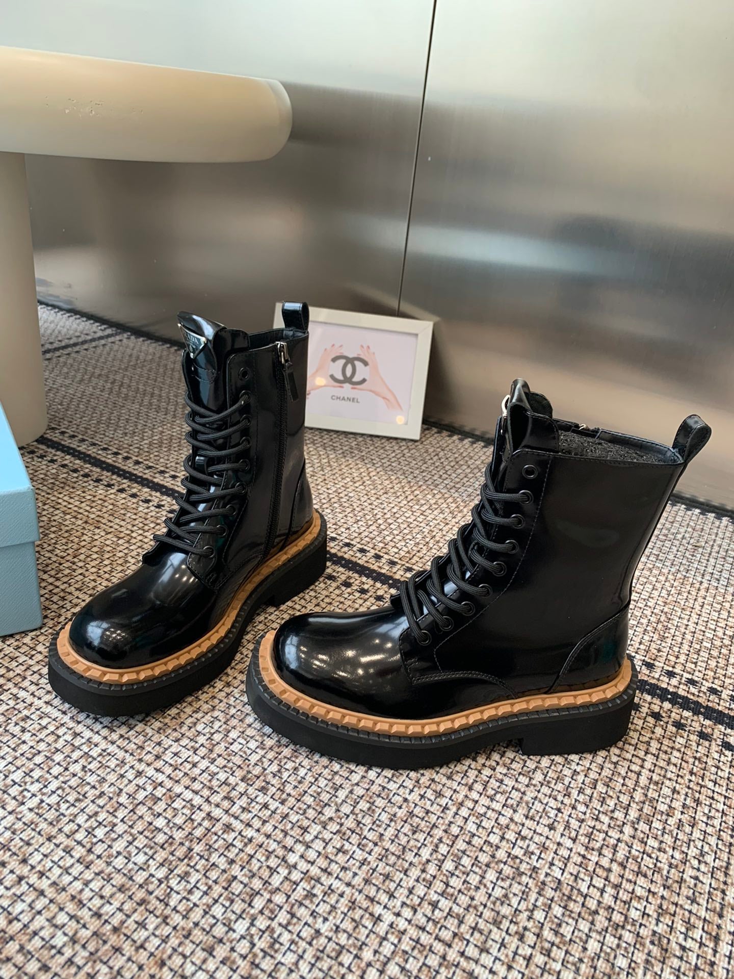 Pra 25fw Classic triangle-shaped ankle boots