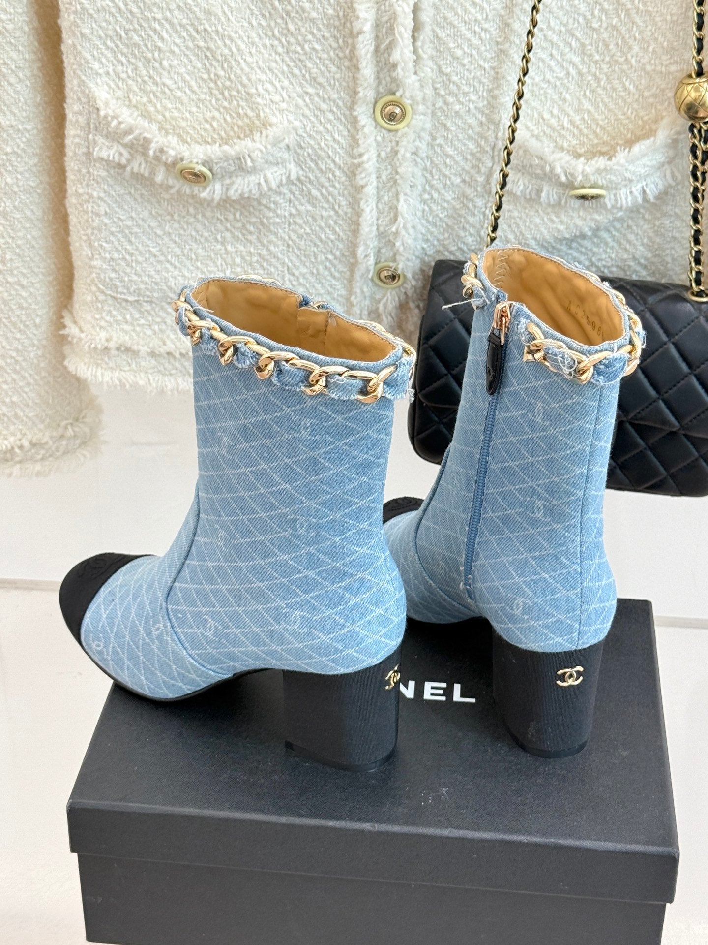 C 25Bfw Runway Style Diamond Chain High Heel Ankle Boots (DARK BLUE/BLUE)