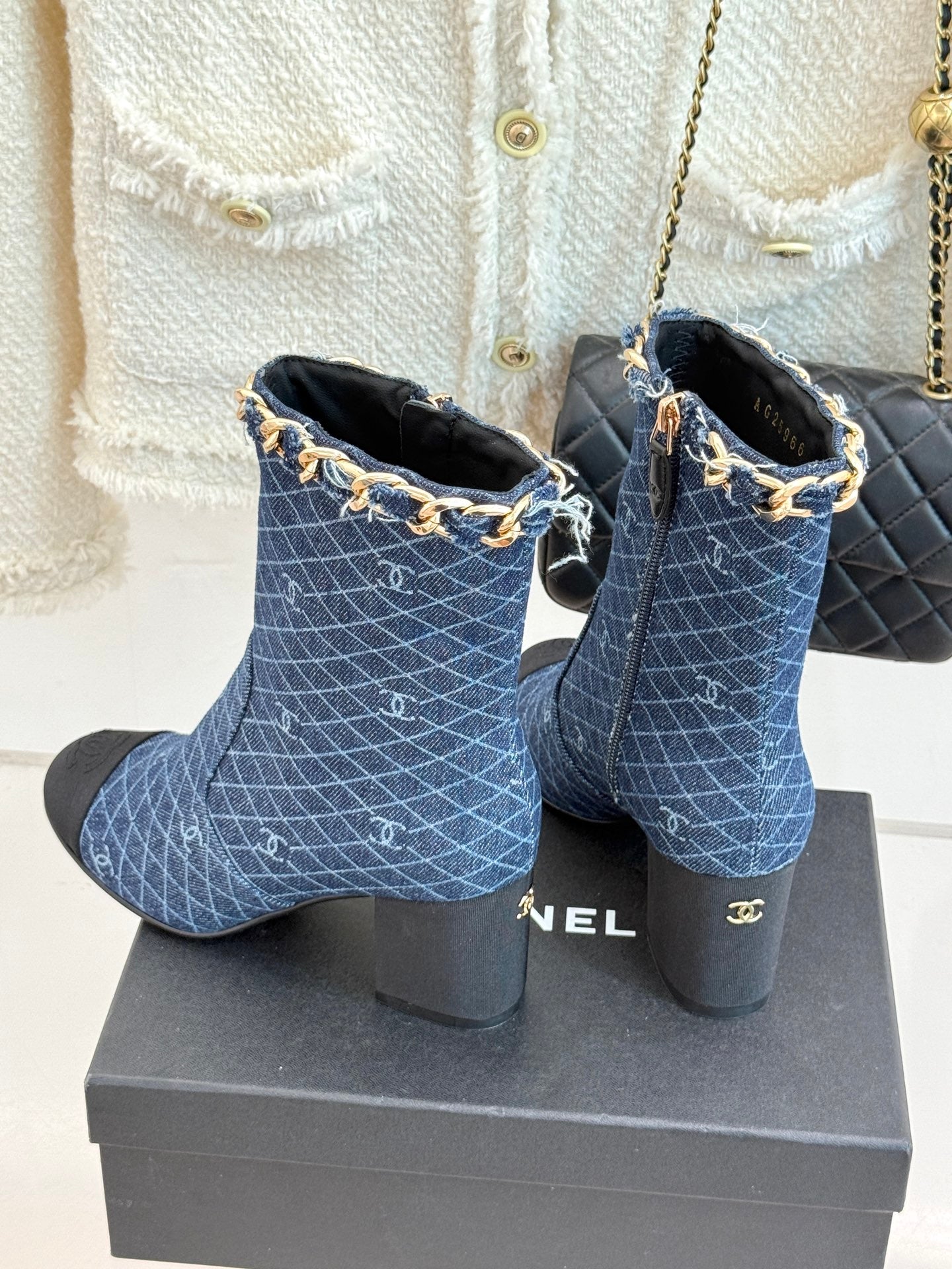 C 25Bfw Runway Style Diamond Chain High Heel Ankle Boots (DARK BLUE/BLUE)