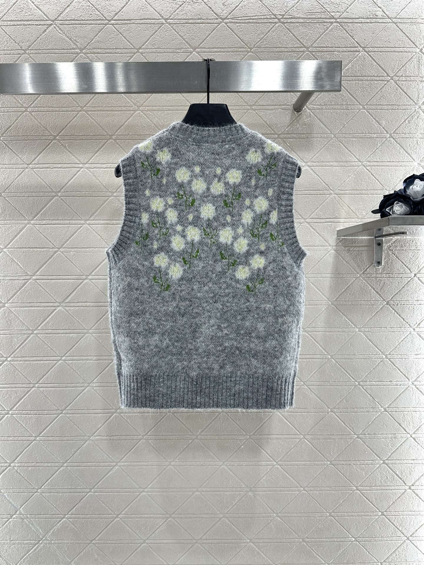 Di 25 3D Crochet Knitted Vest