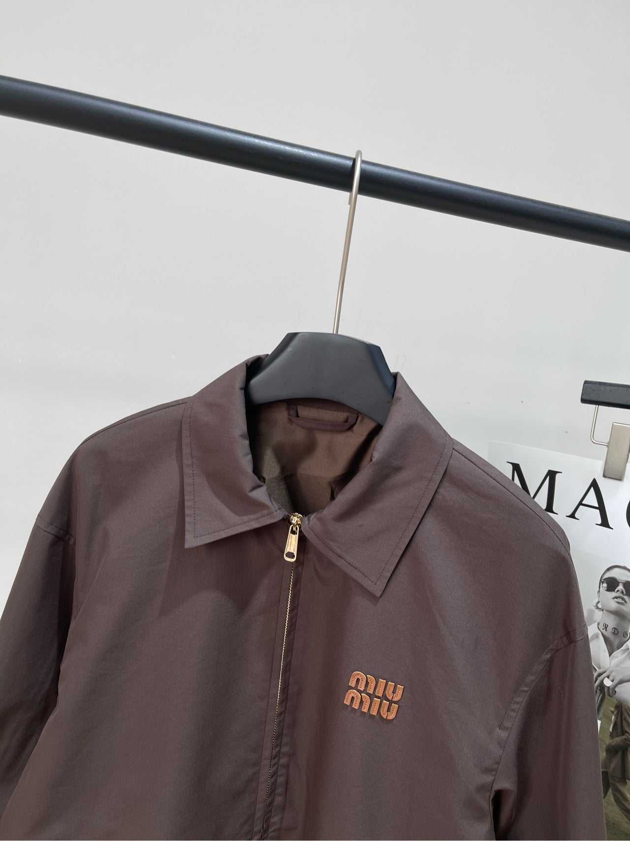 M 25 Cocoa Brown Leather Zip-Up Jacket