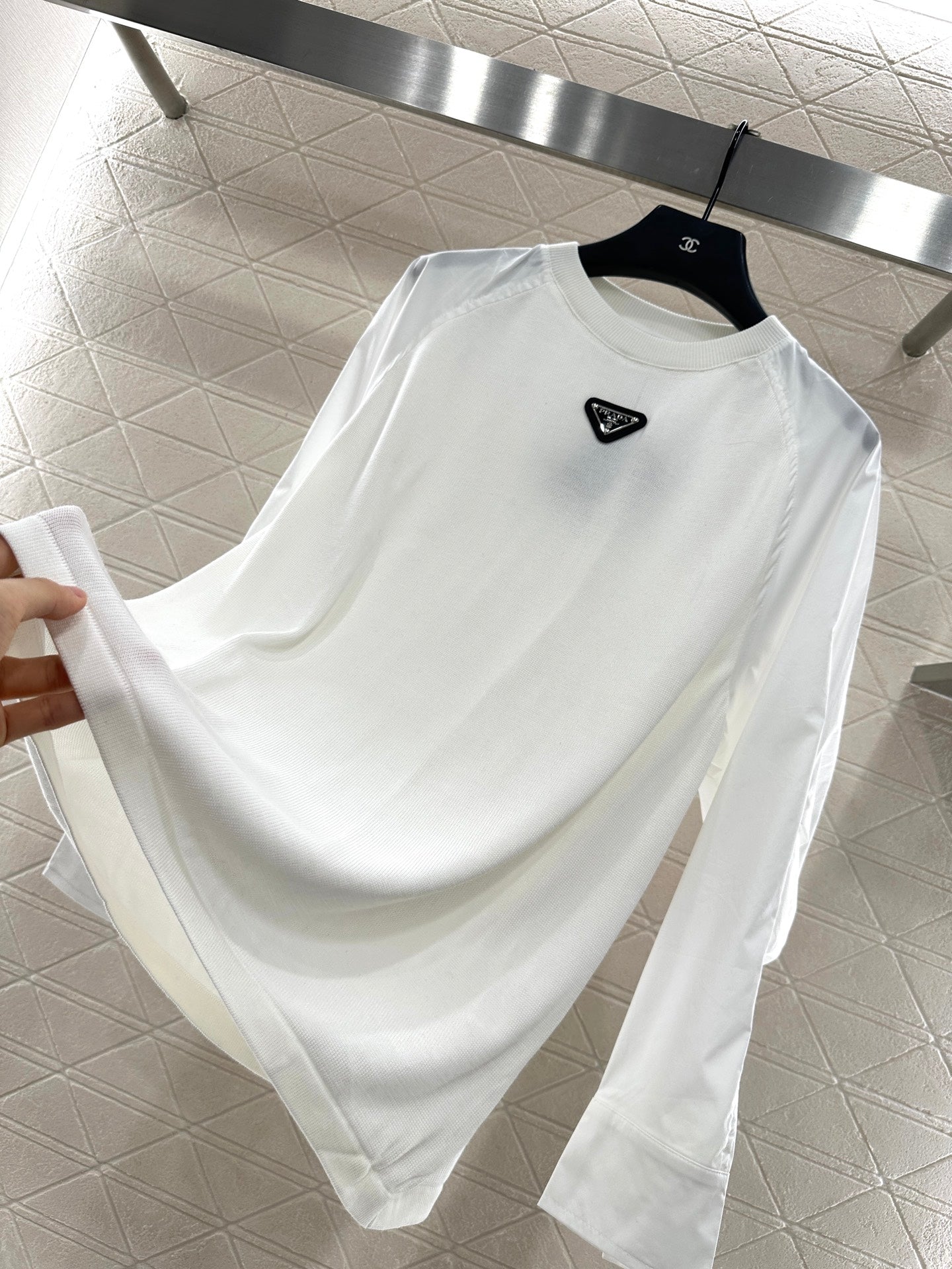 Pr 25 Crew neck paneled long-sleeved top