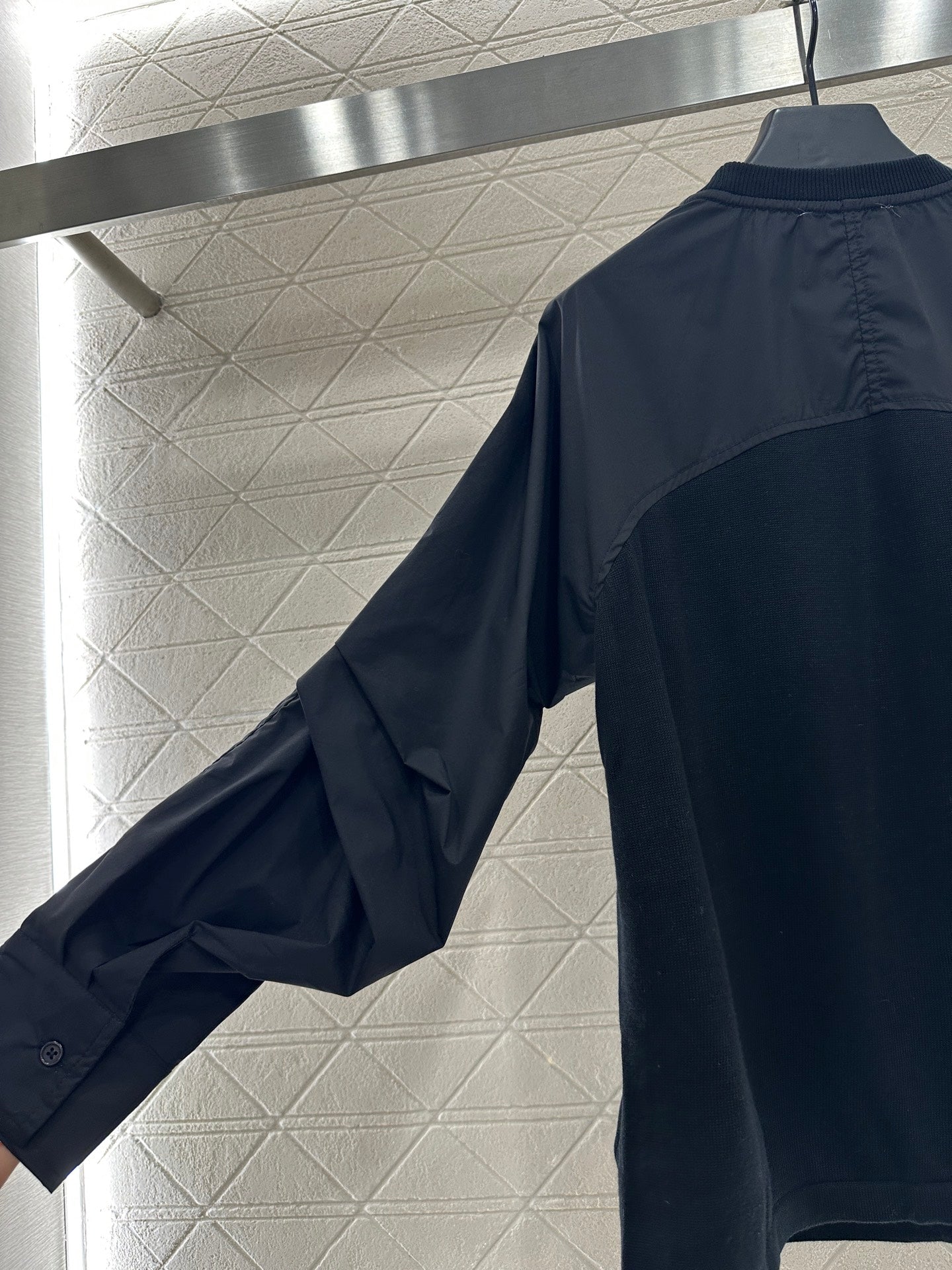Pr 25 Crew neck paneled long-sleeved top