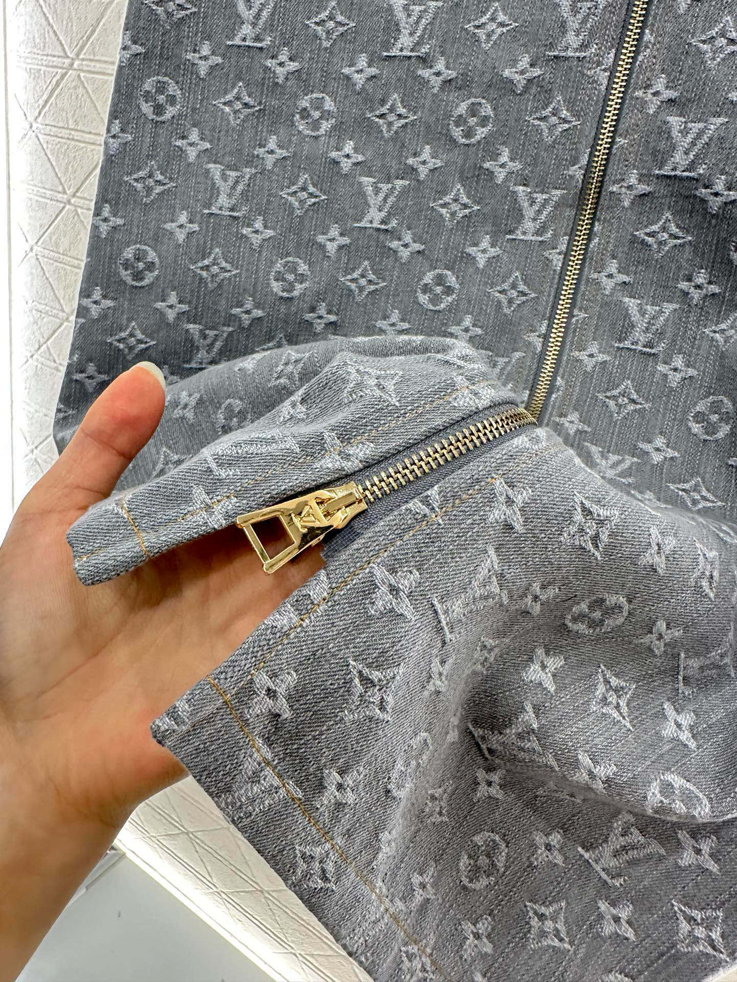 L 25 Denim jacquard jacket and skirt suit
