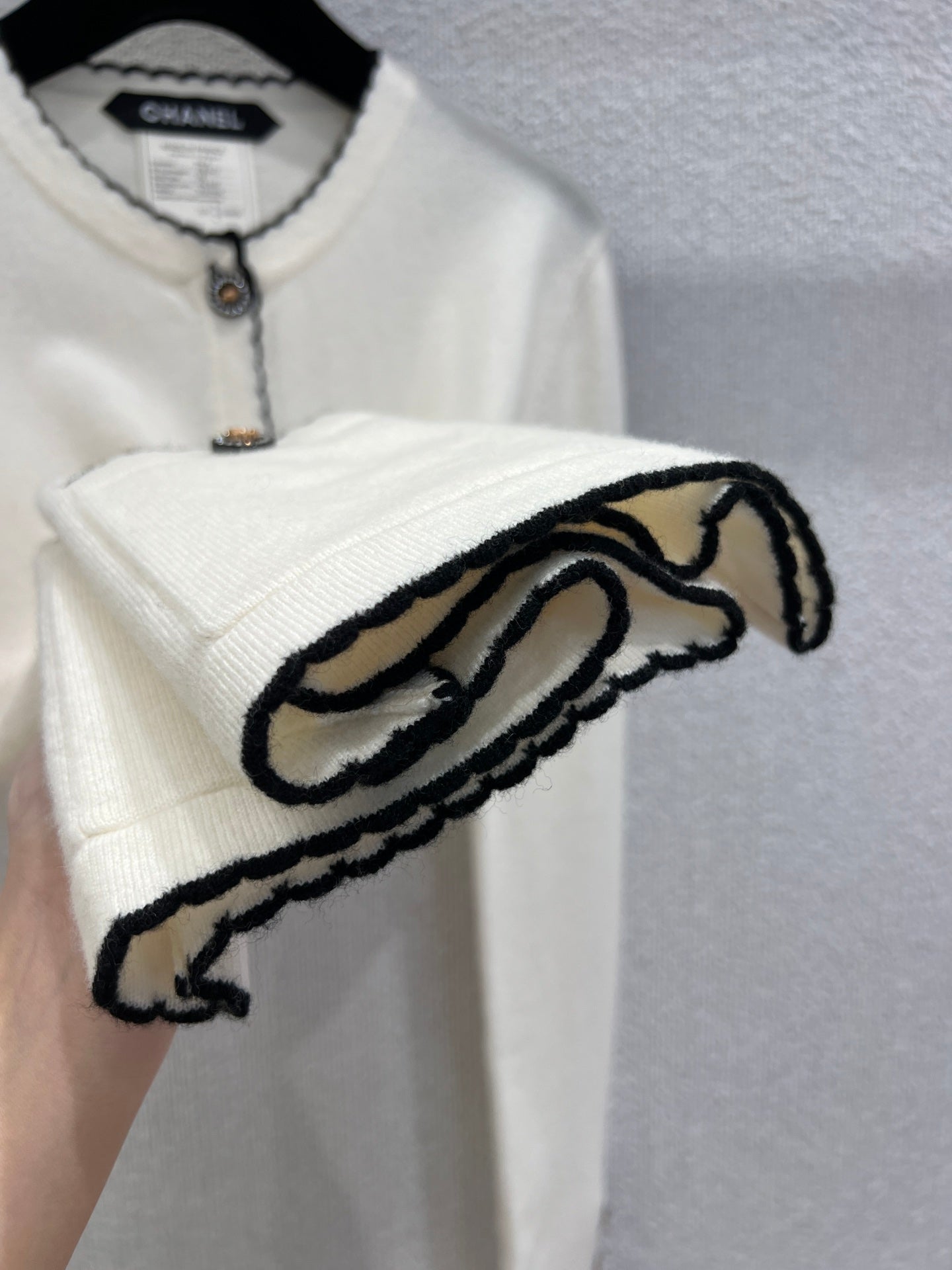 C 25B High-end Handicraft Series Double Pocket Round Neck Knit Cardigan