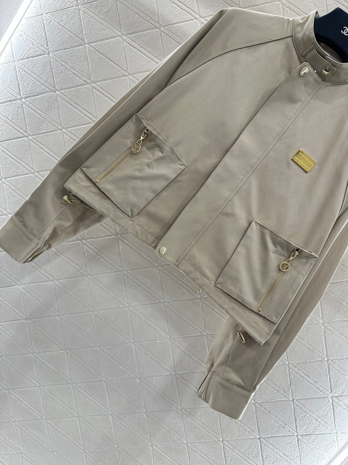 L 25 stand collar zip-up jacket