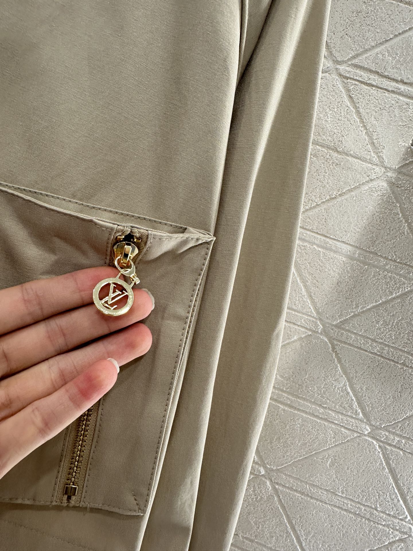 L 25 stand collar zip-up jacket