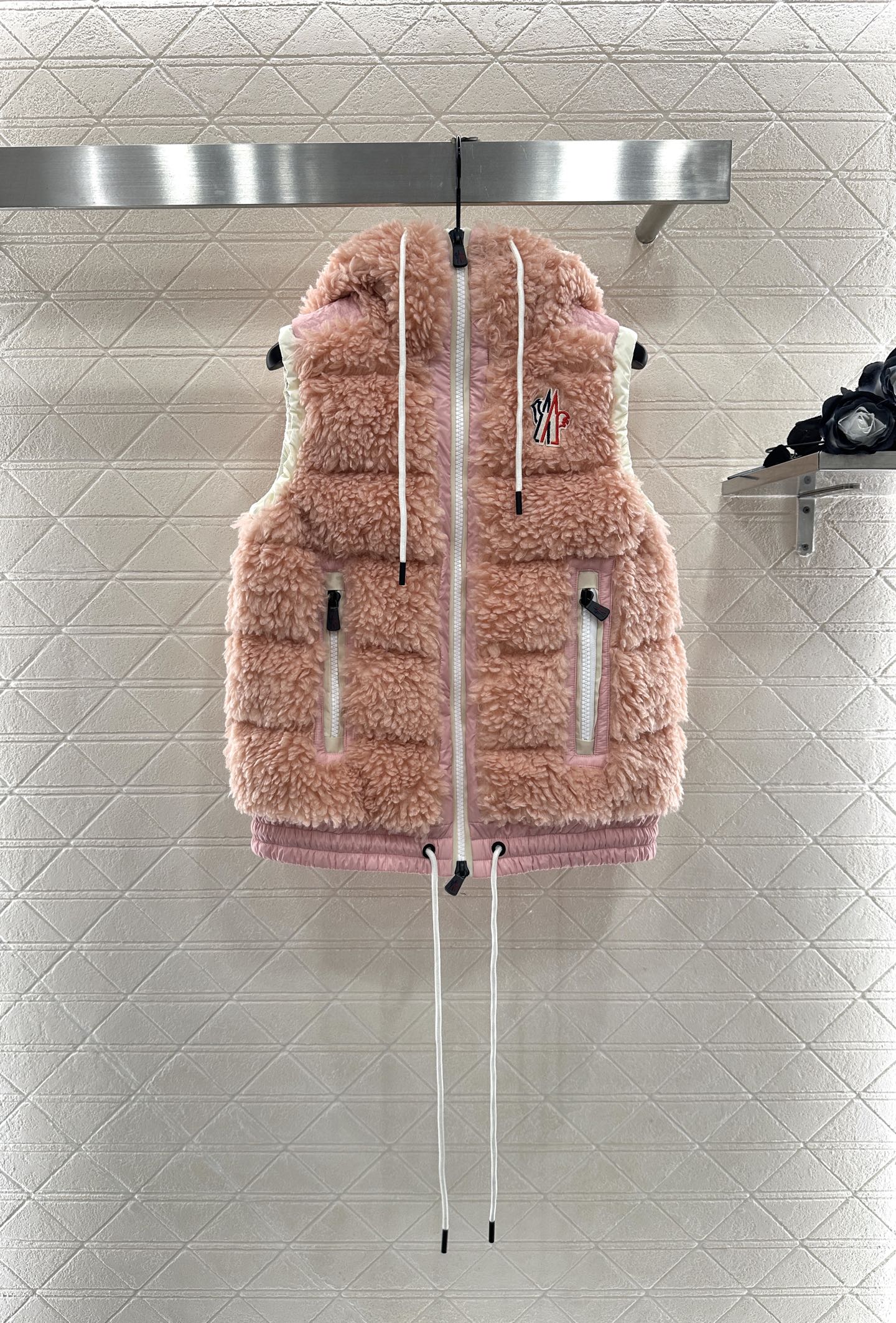 Mon 25 Plush zipper down vest