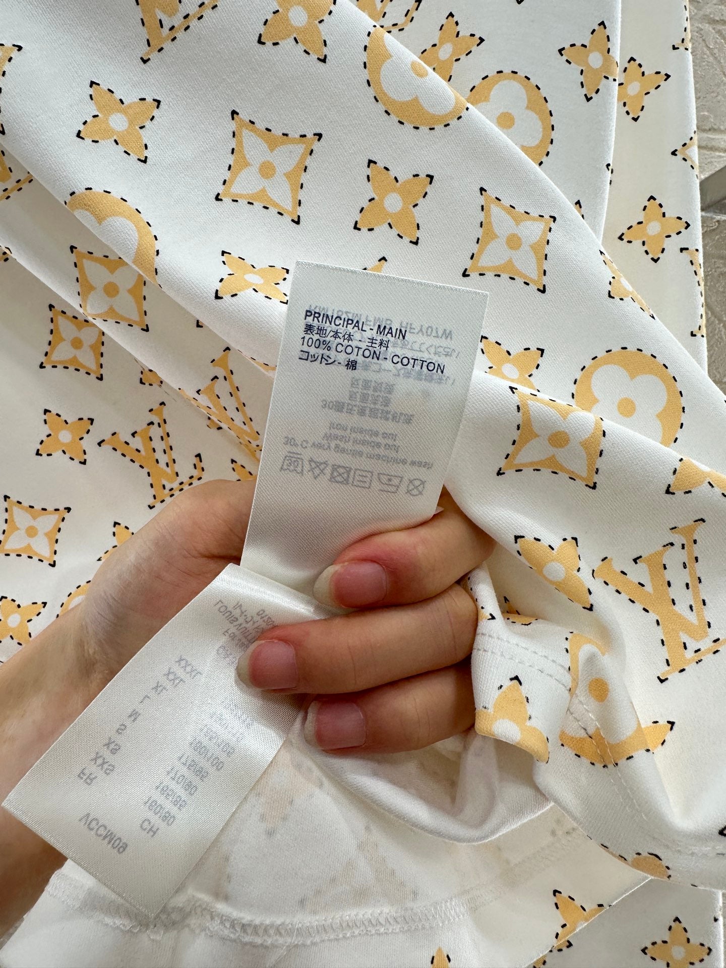 L 25 Cotton printed chain long sleeves