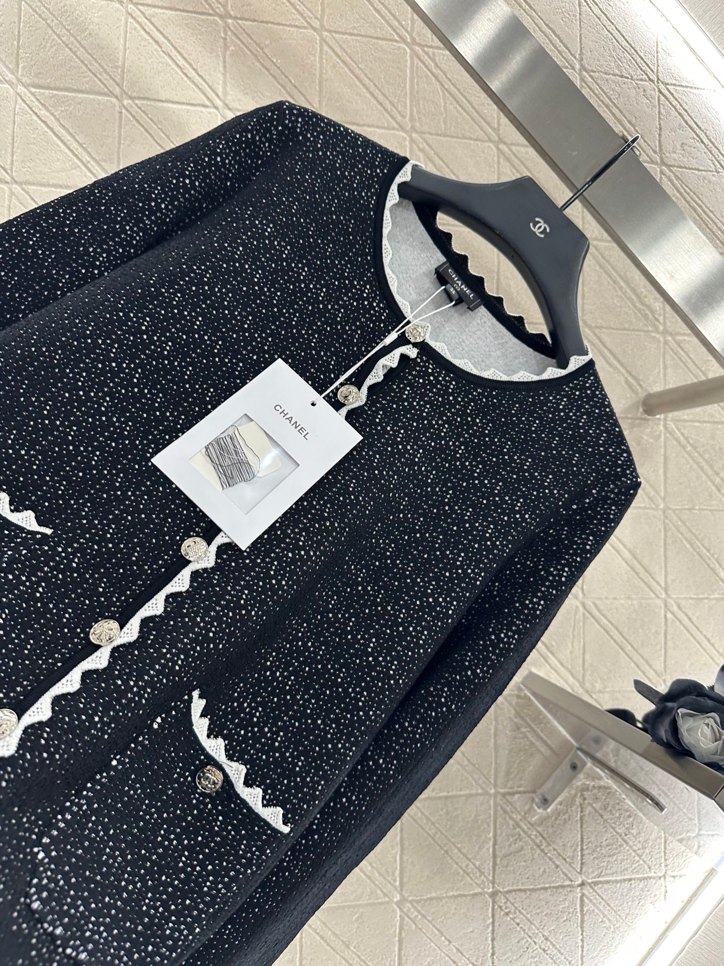 C 25 Lace design knitted cardigan (hidden version)