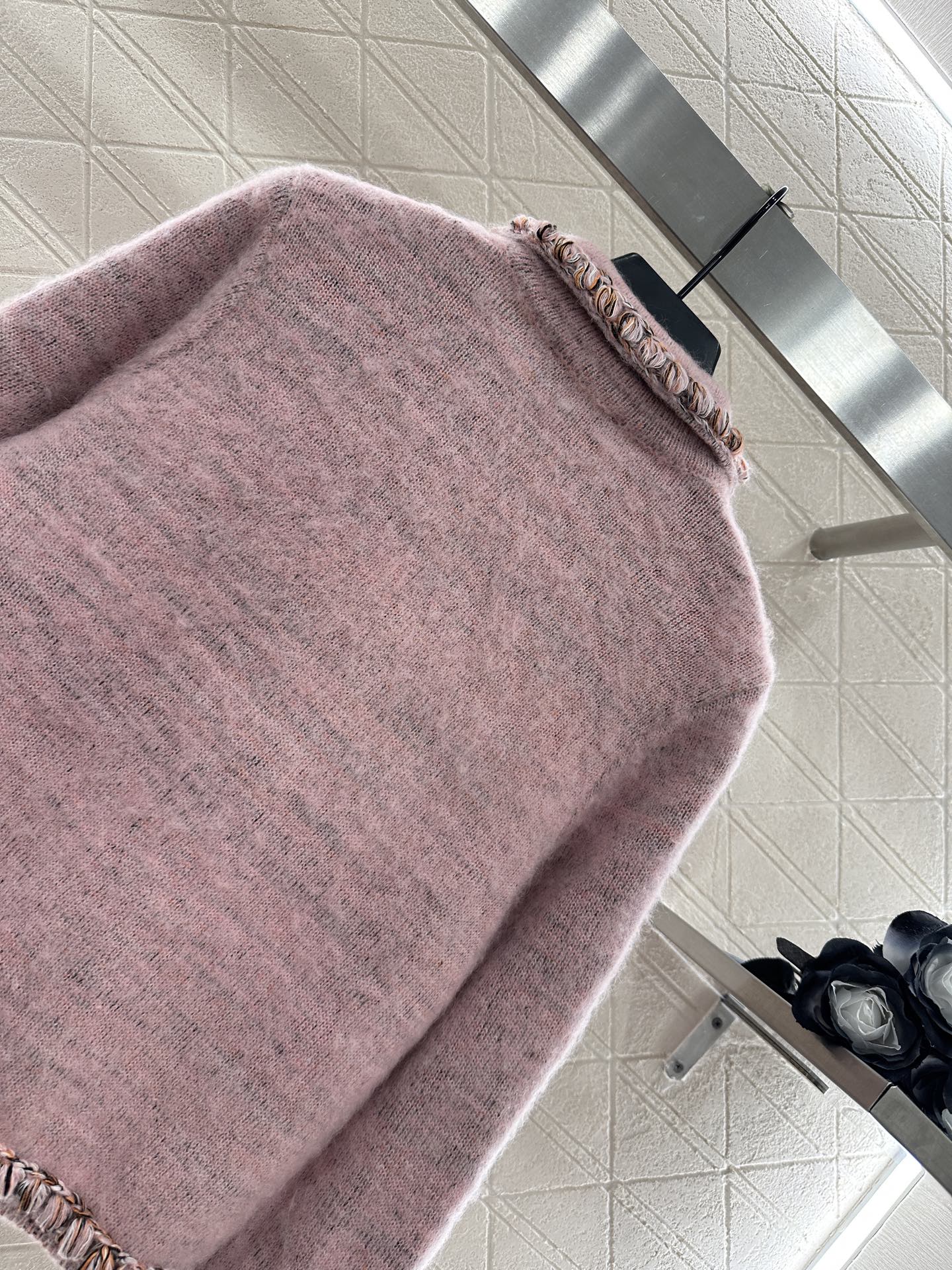 C 25 Braided hem knitted cardigan