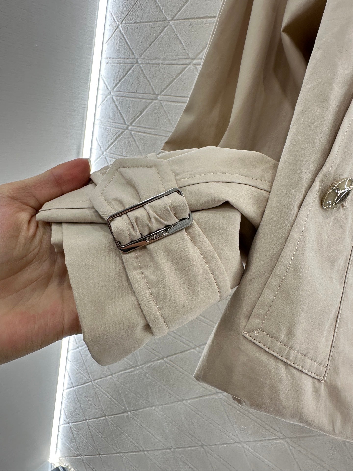 C 25 Short trench coat